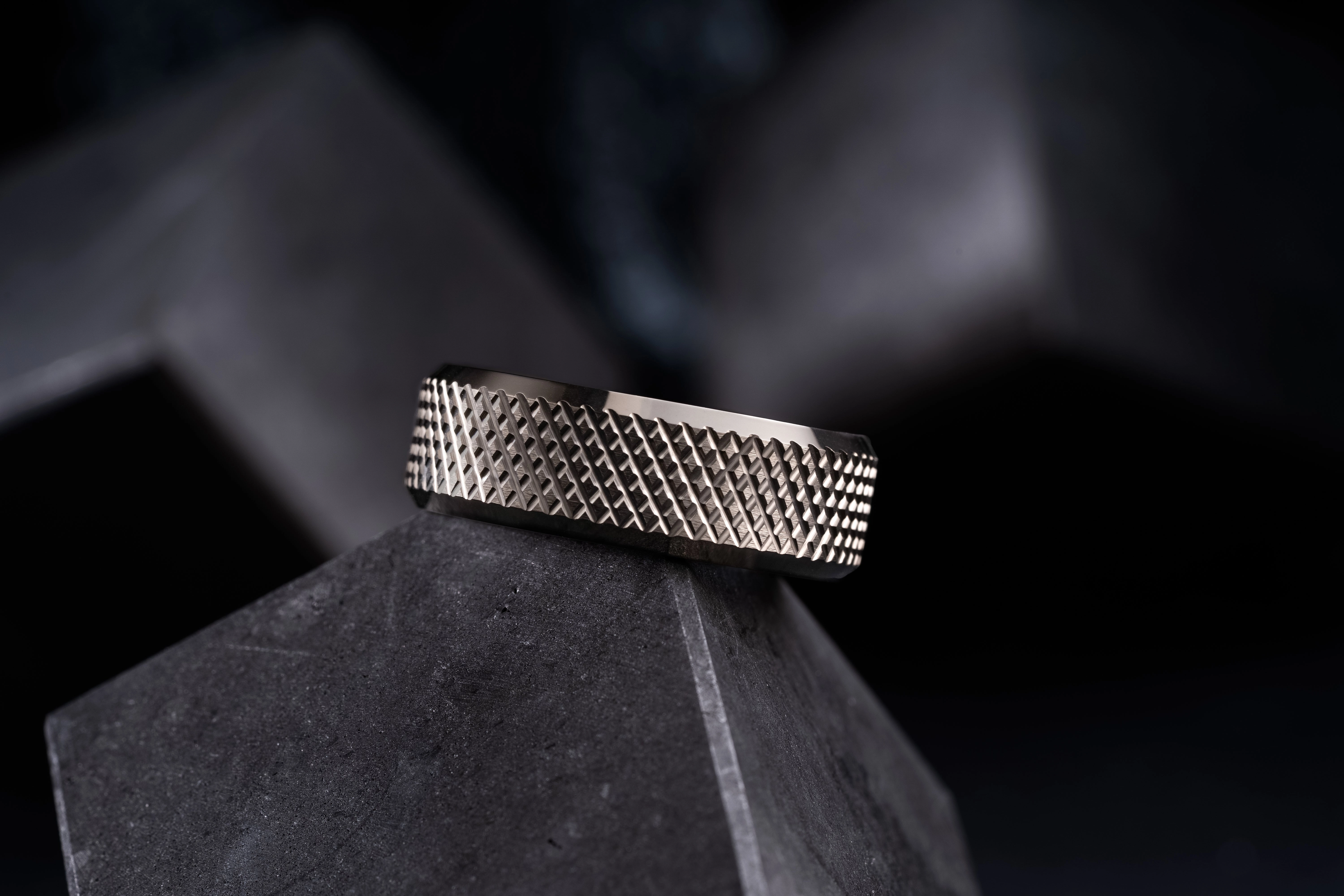 Favorite Present Minimalist Mark 100S JEWELRY Gunmetal Knurl Tungsten Rings with Knurling Diamond Pattern Men Wedding Band 8mm wide Hypoallergenic Size 6-16