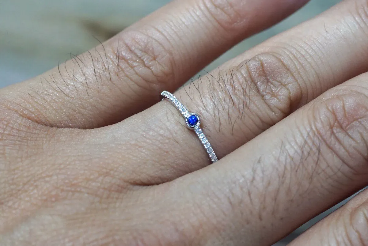 14k White Gold Round Blue Sapphire Bezel Diamond Ring FR01008