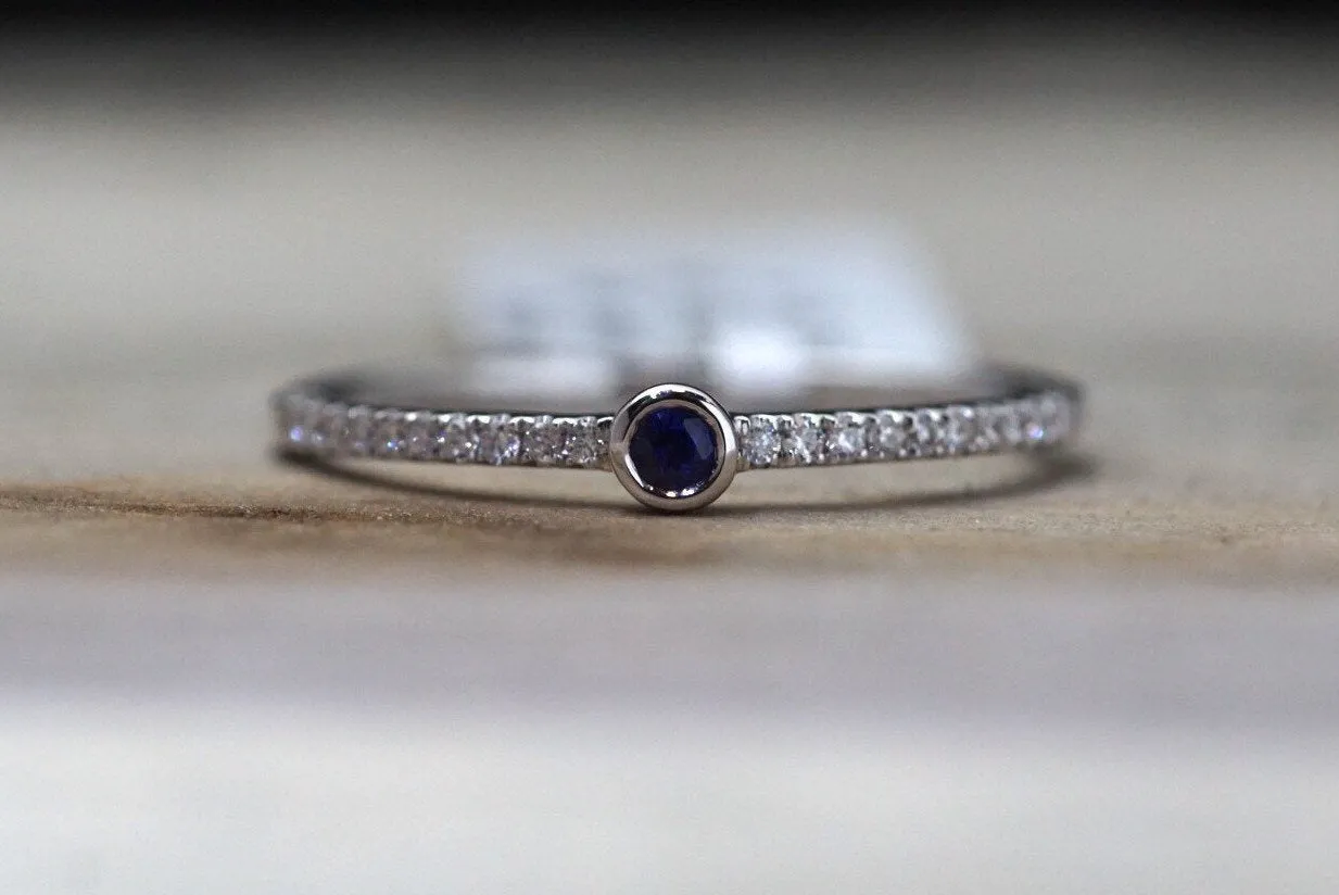 14k White Gold Round Blue Sapphire Bezel Diamond Ring FR01008