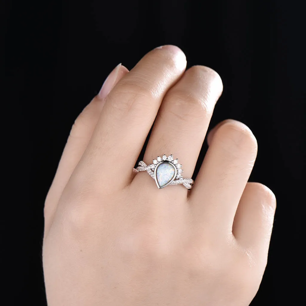 14K/18K Vintage Pear Shaped  Lab White Engagement Ring Twisted Band Engagement Ring