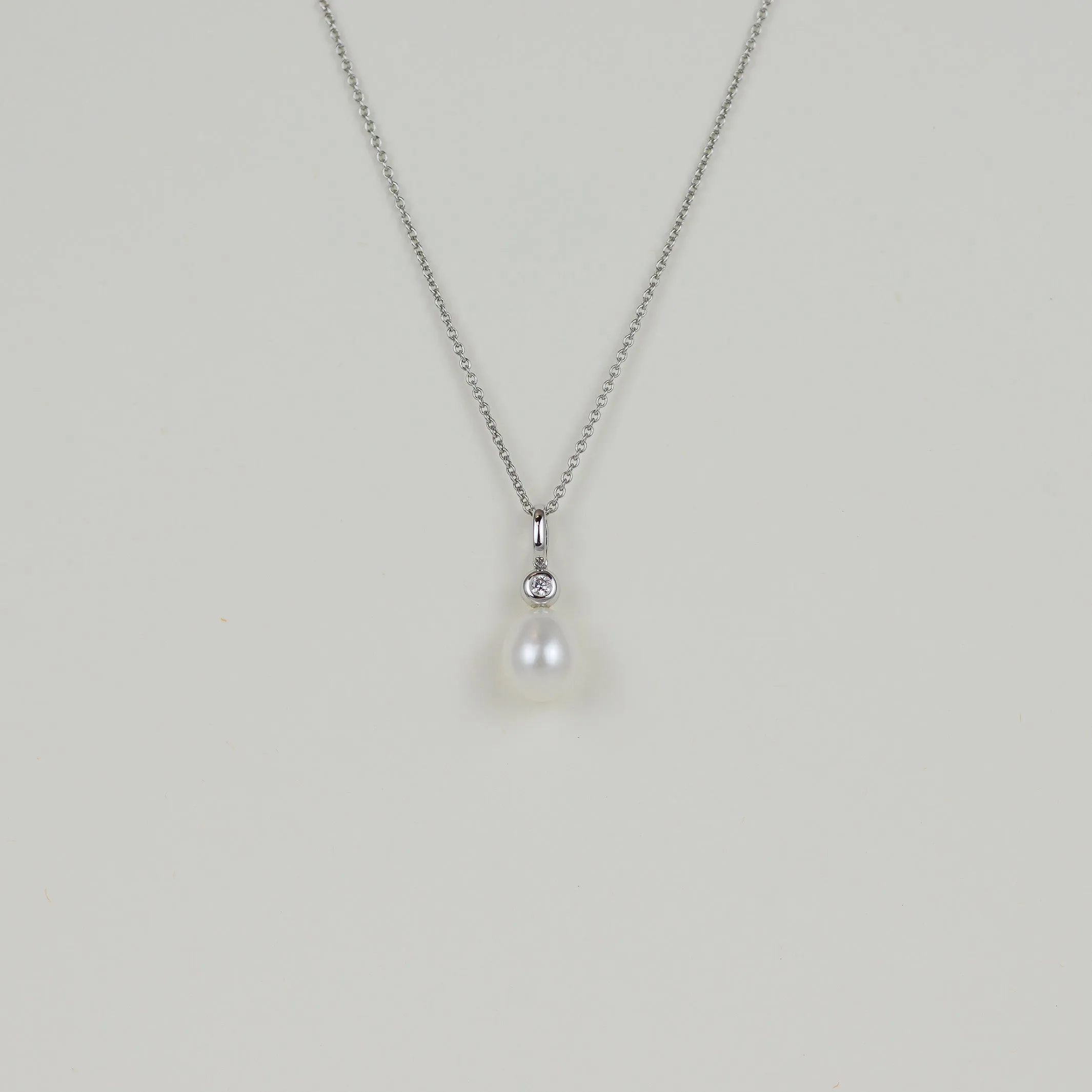 18ct White Gold Freshwater Pearl and Diamond Pendant