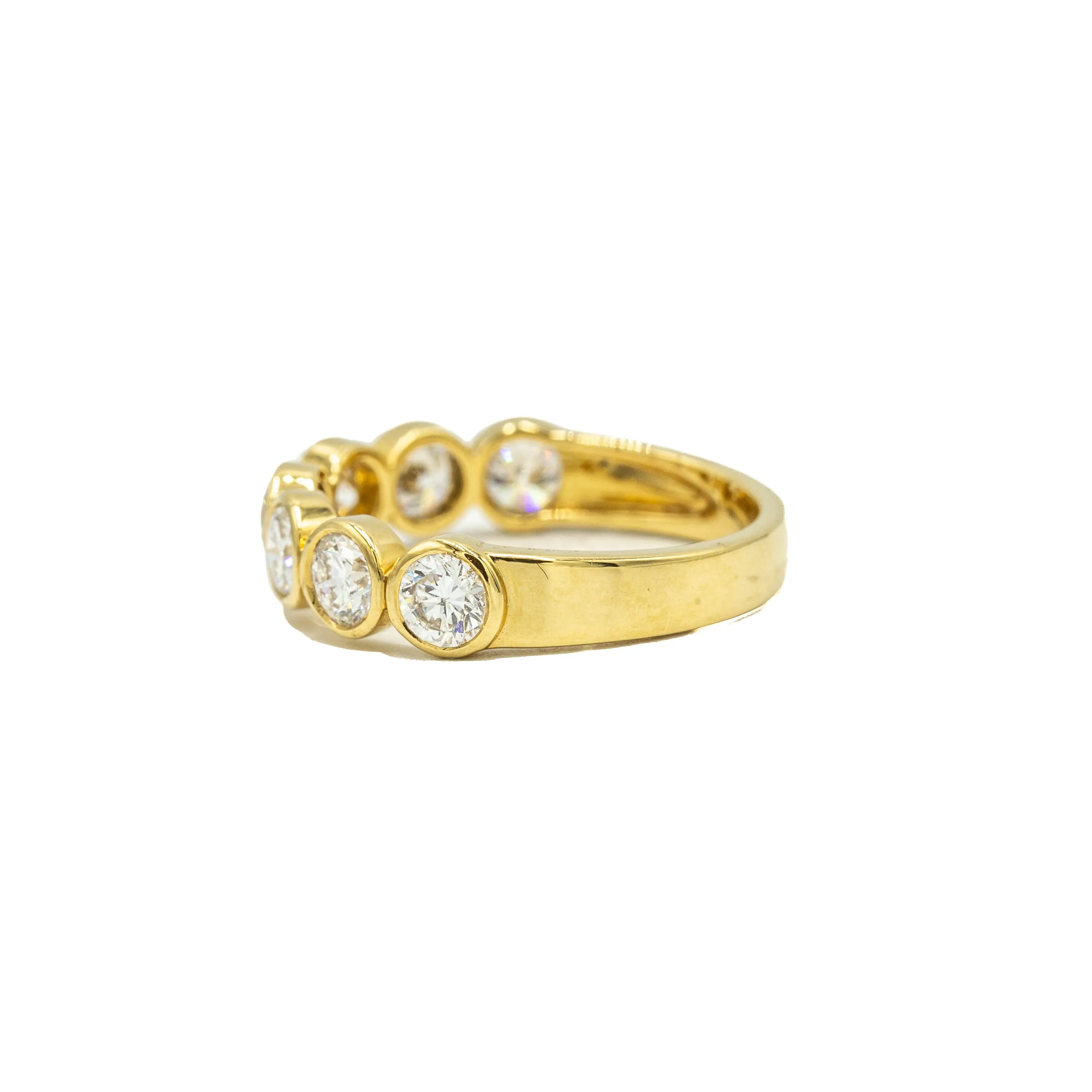 18ky 1.32ctw Round Brilliant Bezel Diamond Band