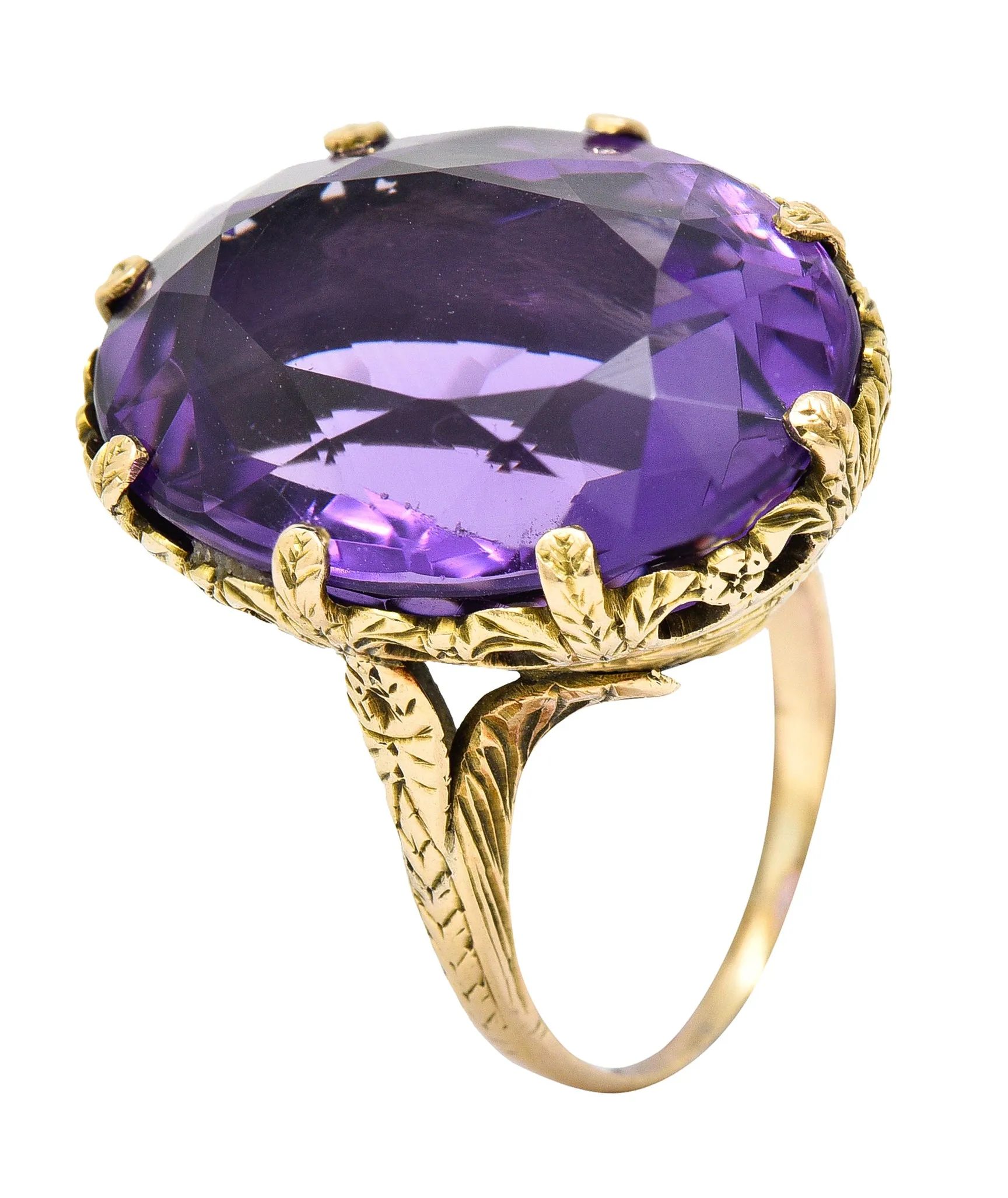 1920's Art Deco Amethyst 18 Karat Yellow Gold Floral Gemstone Ring