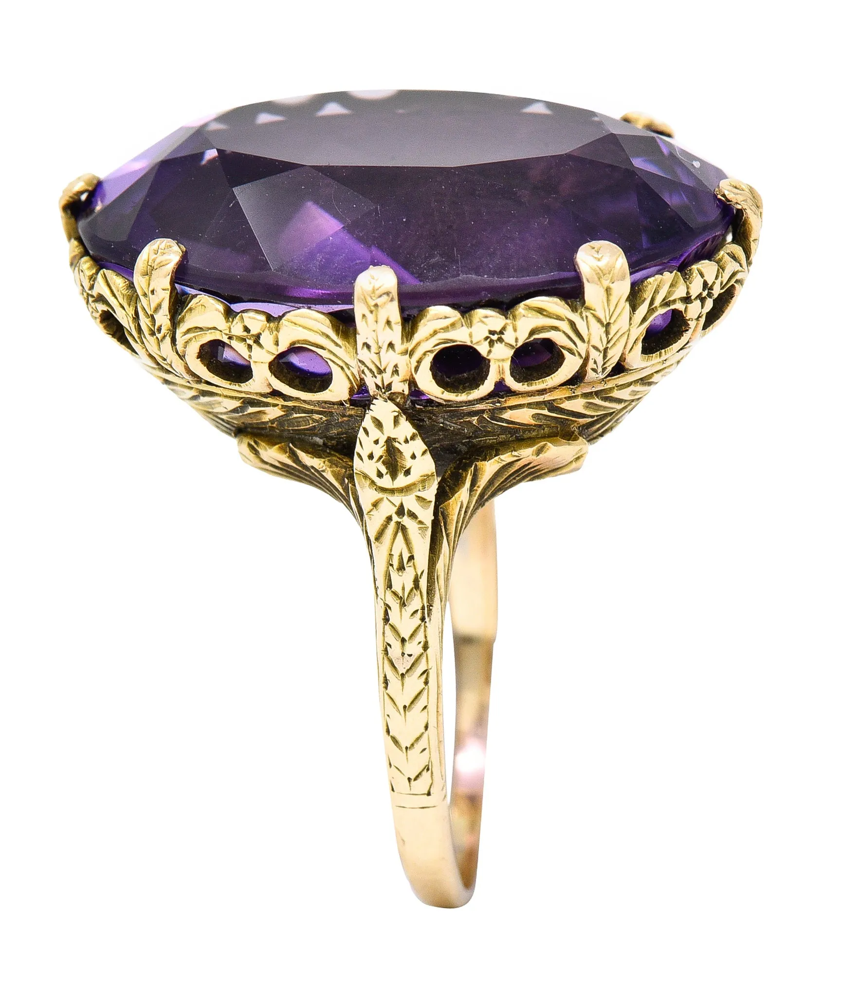 1920's Art Deco Amethyst 18 Karat Yellow Gold Floral Gemstone Ring