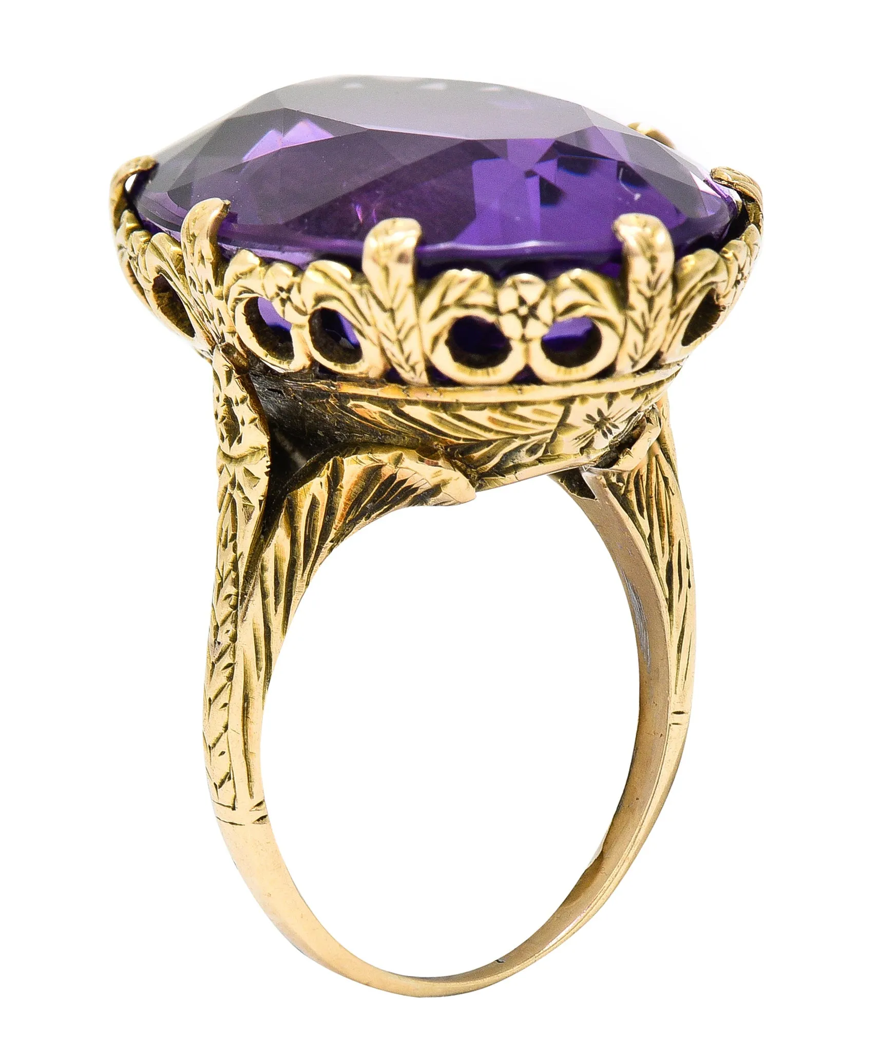 1920's Art Deco Amethyst 18 Karat Yellow Gold Floral Gemstone Ring