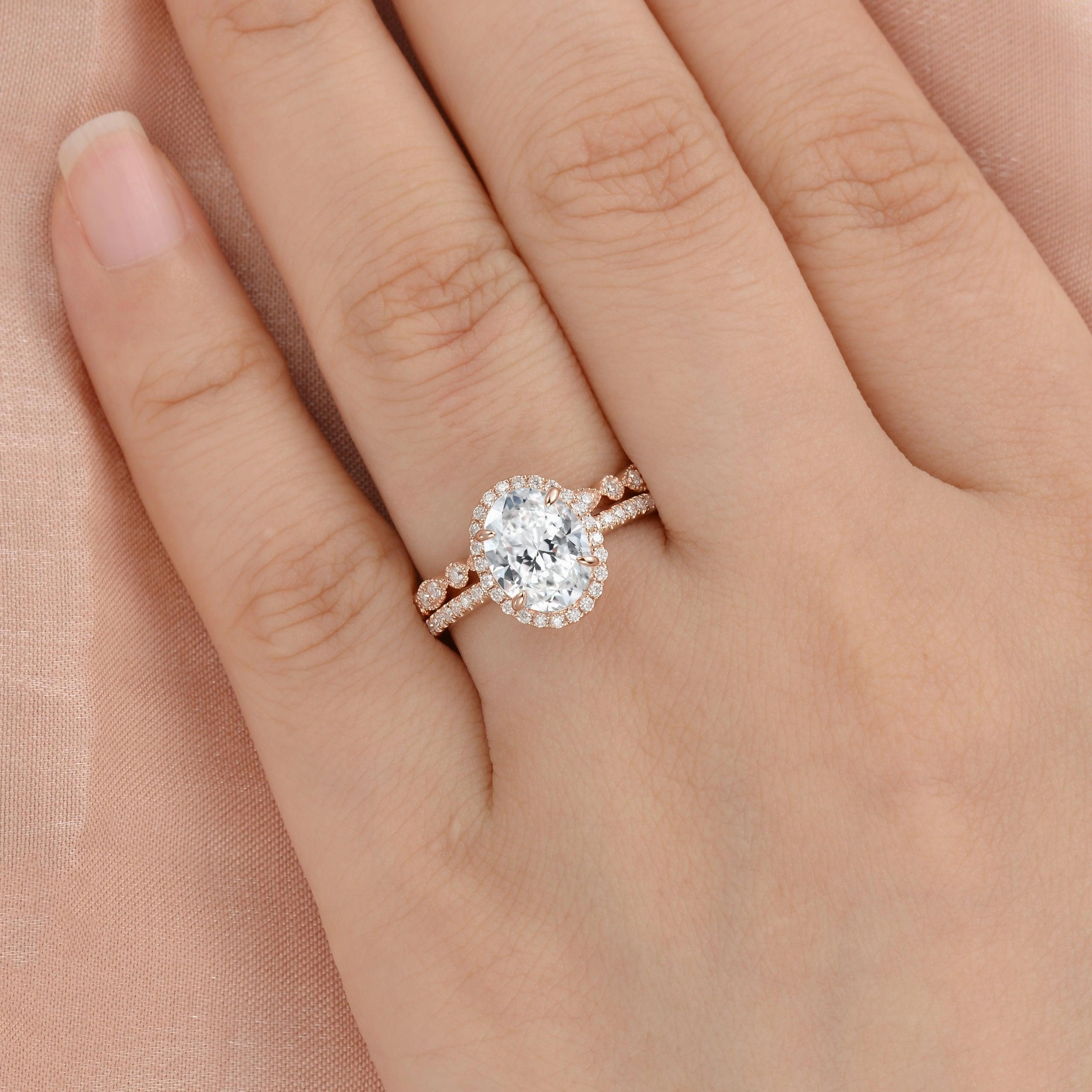 Creative Feature 1.0-2.0 Classic Oval Cut Lab Grown Diamond Ring Set 2pcs