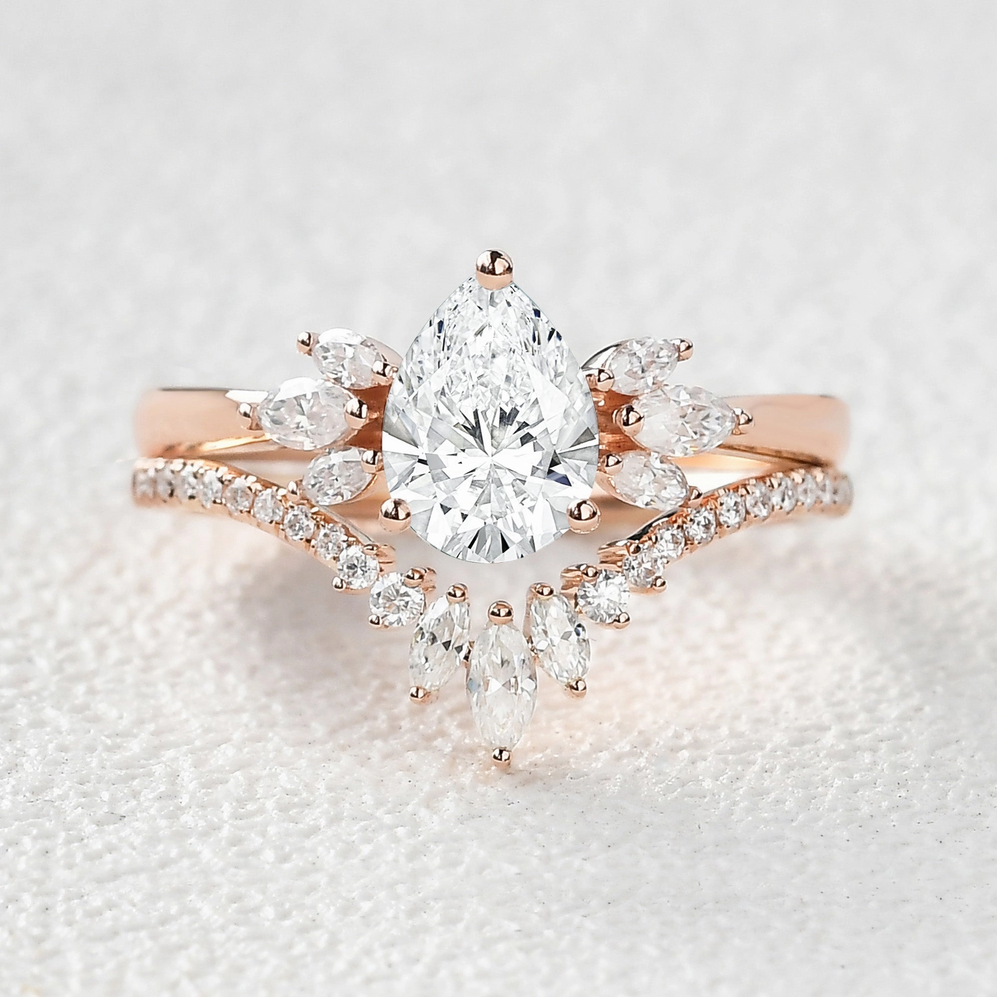 1.0ct Pear Cut Lab Grown Diamond Butterfly Fairy Ring Set 2pcs Radiant Texture Alluring piece