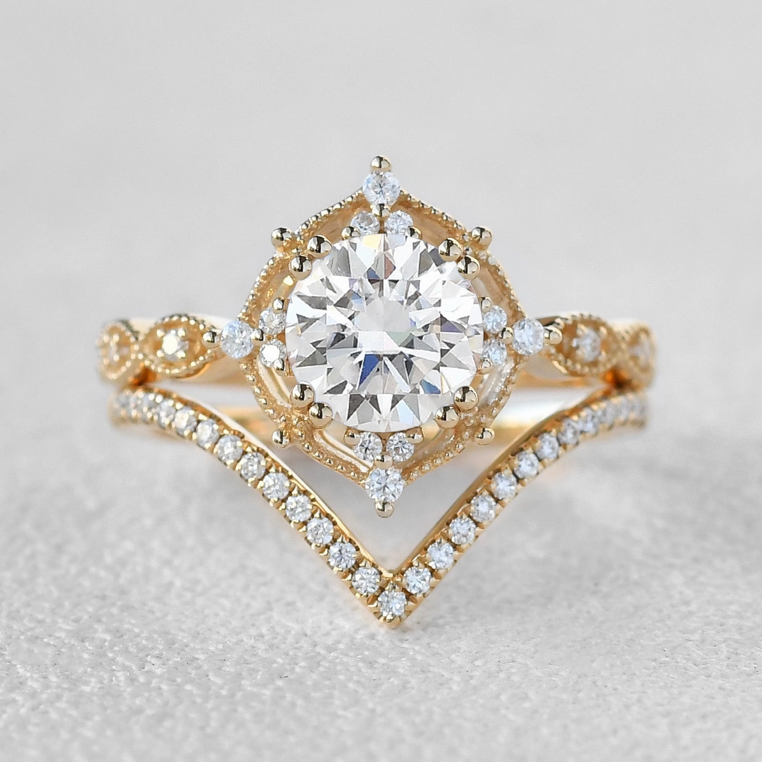 Dainty Accessory 1.0ct Round Cut Signature Vintage Moissanite Ring Set 2pcs