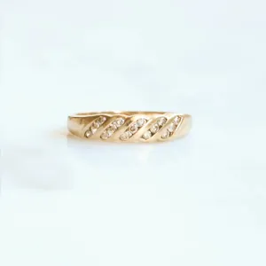 9CT GOLD VINTAGE DIAMOND RING ASC4714