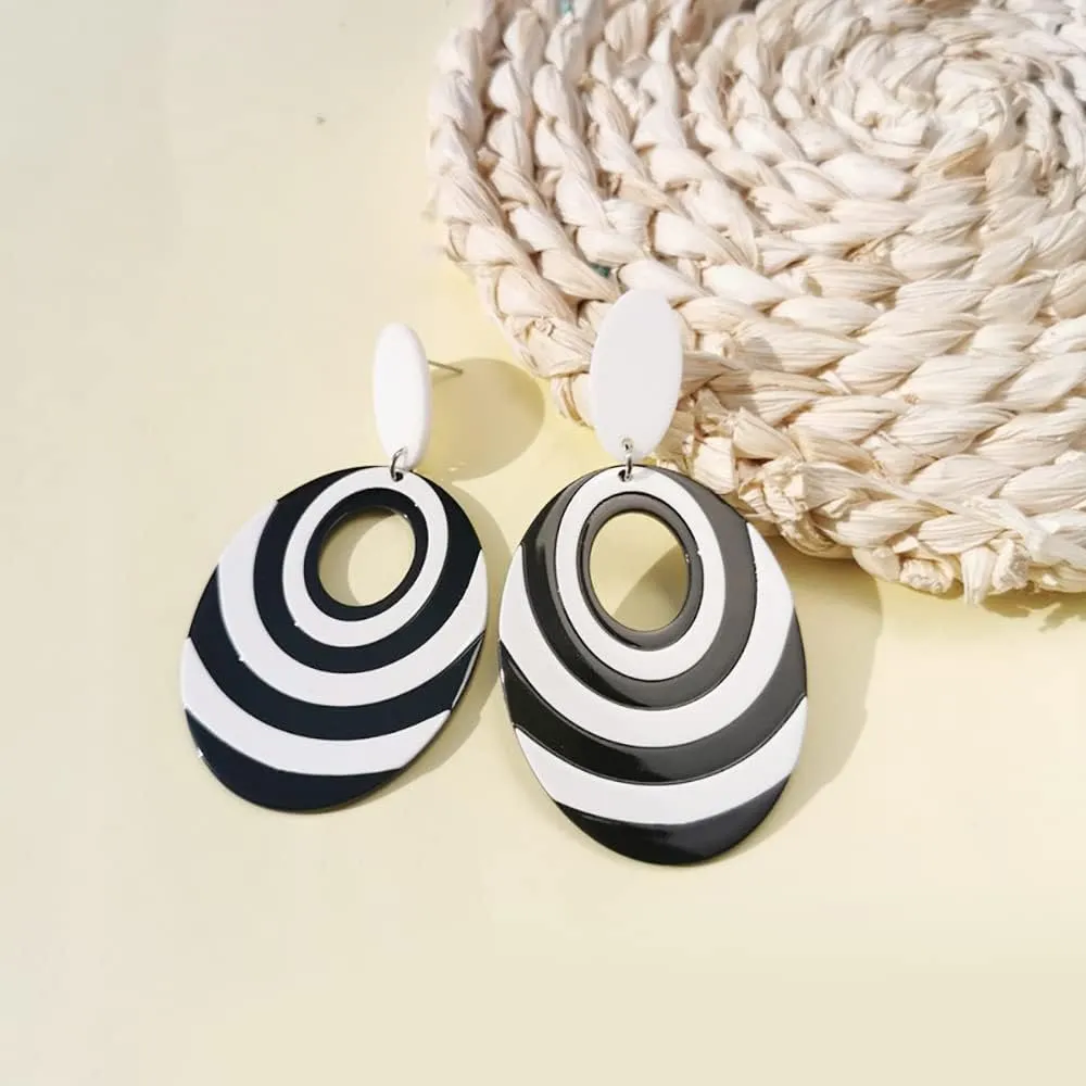 Acrylic Black White Earrings For Women Girl.Statement Geometric Drop Dangle Earrings,Round Resin Striped Earrings Party Jewelry
