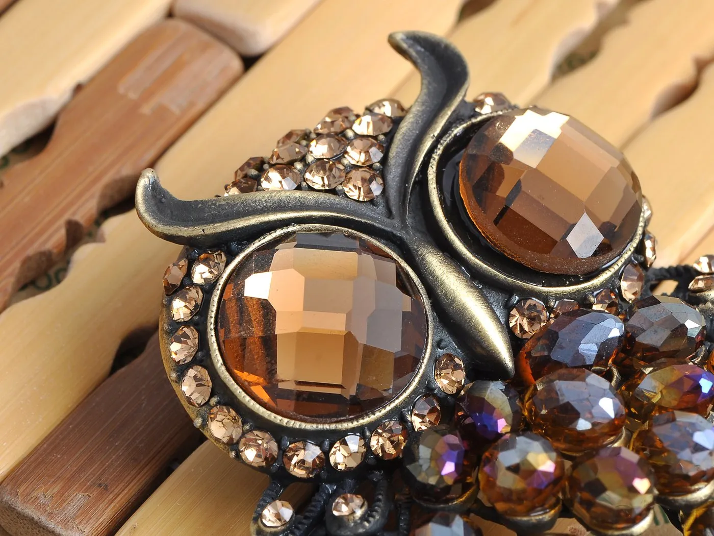 Alilang Brass Tone Topaz Rainbow Crystal Rhinestone Big Eyes Owl Bird Brooch Pin