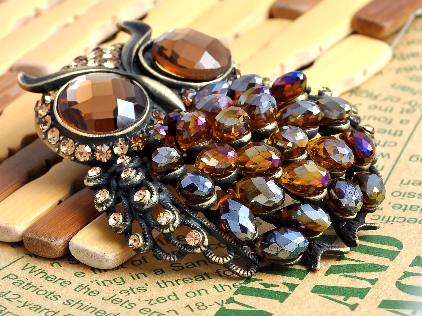 Alilang Brass Tone Topaz Rainbow Crystal Rhinestone Big Eyes Owl Bird Brooch Pin