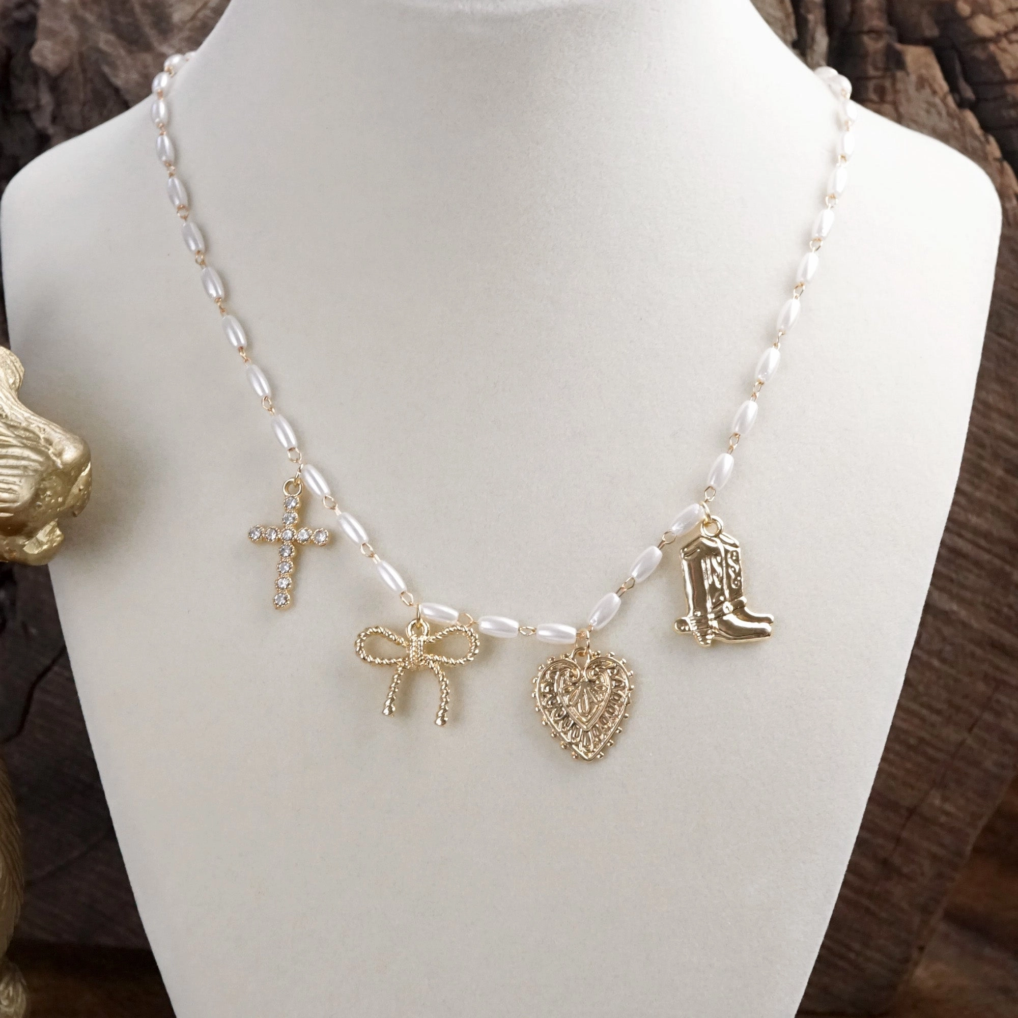 Fine Gift Vintage Present All Your Favorite Things ?C Dainty Multi-Charm & Pearl Necklace