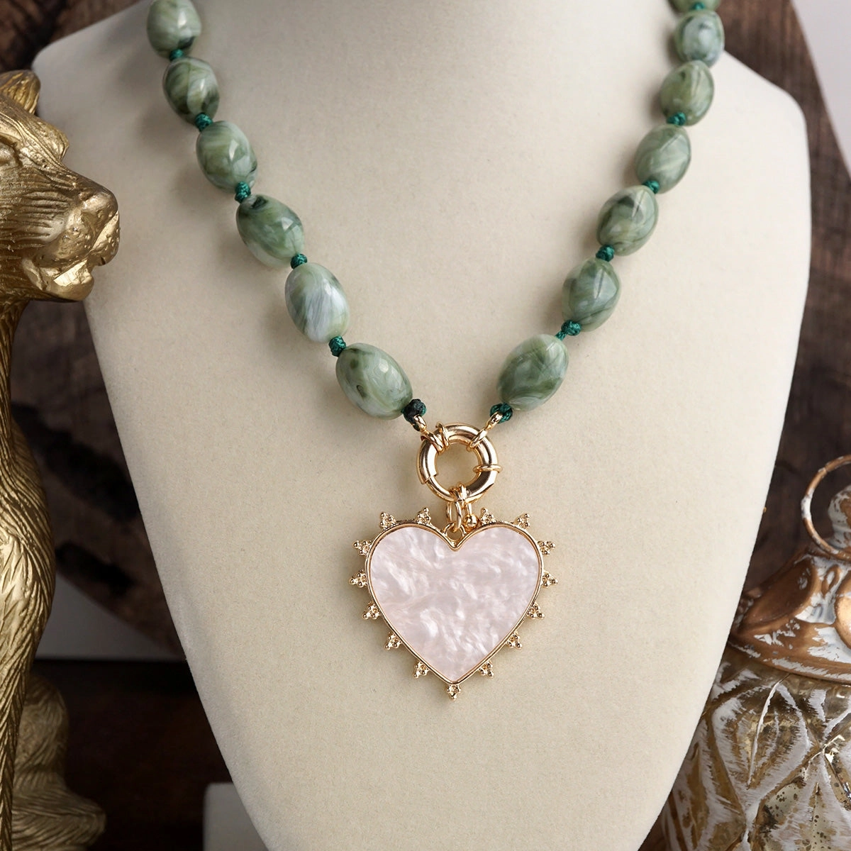 On Trend Amour Knot ?C Beaded Heart Pendant Necklace