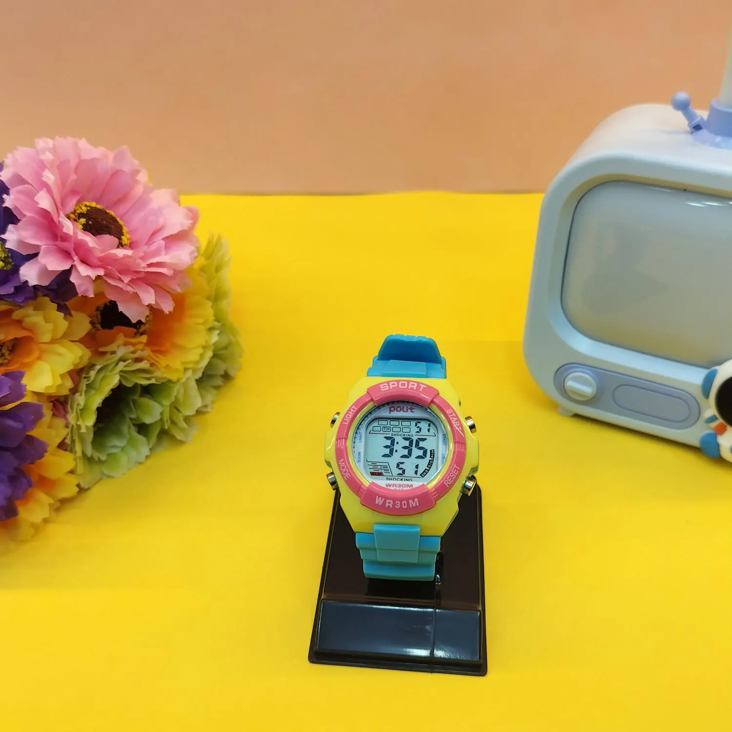 Attractive Wristwatch .