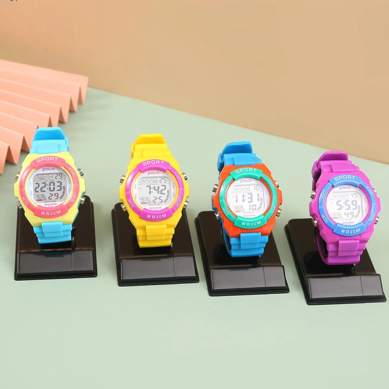Attractive Wristwatch .