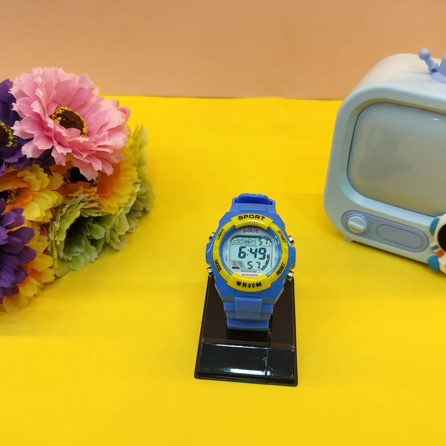 Attractive Wristwatch .