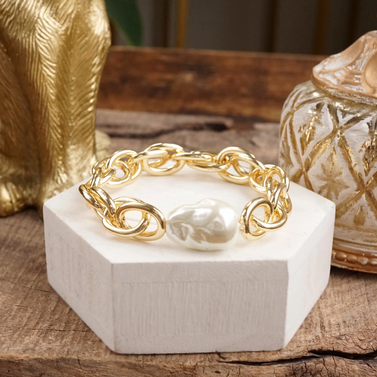 Fresh Perspective Modern Muse ?C Chunky Stretch Bracelet with Sculpted Pearl Bead