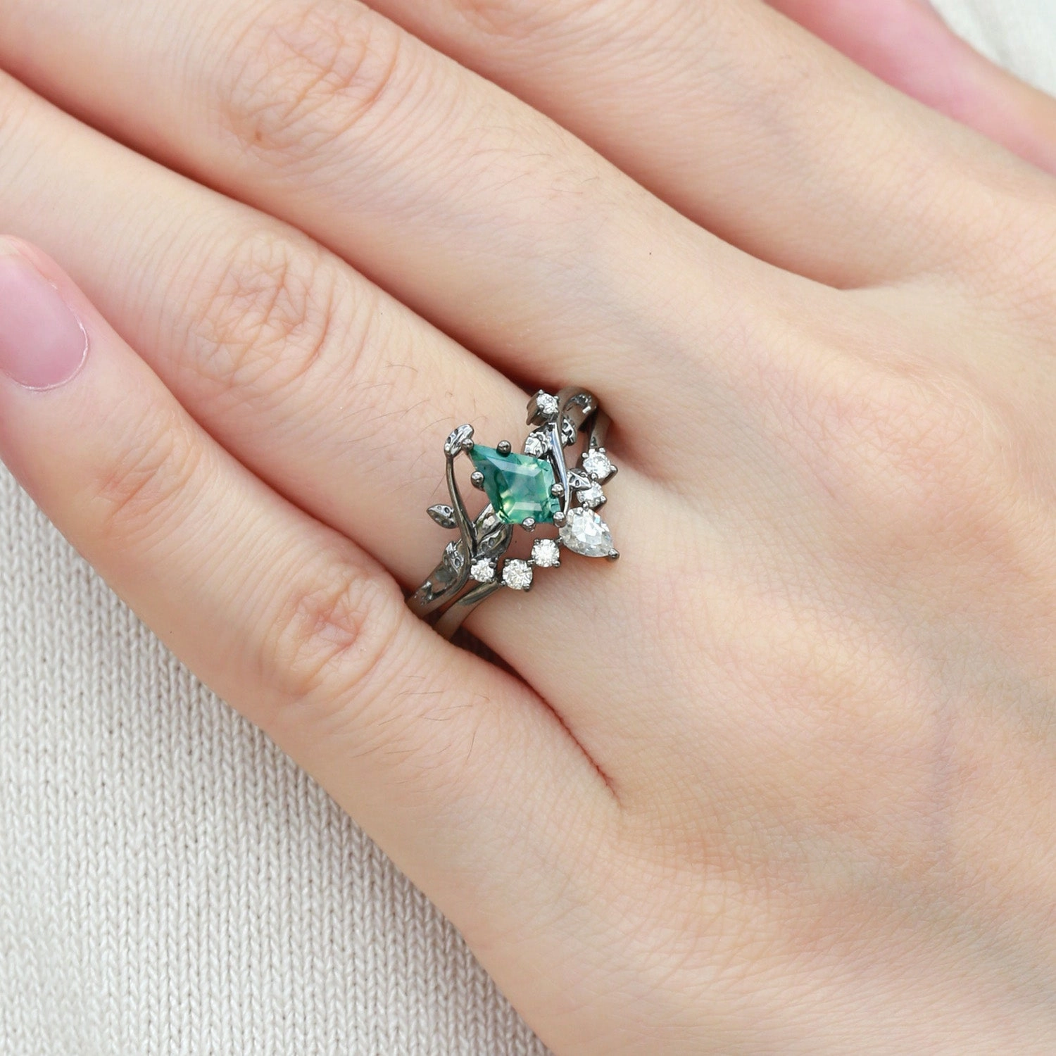 Luxury Gifts Bold Look Black Gold Kite Cut Moss Agate Leafy Bridal Ring Sets 2pcs - Willow