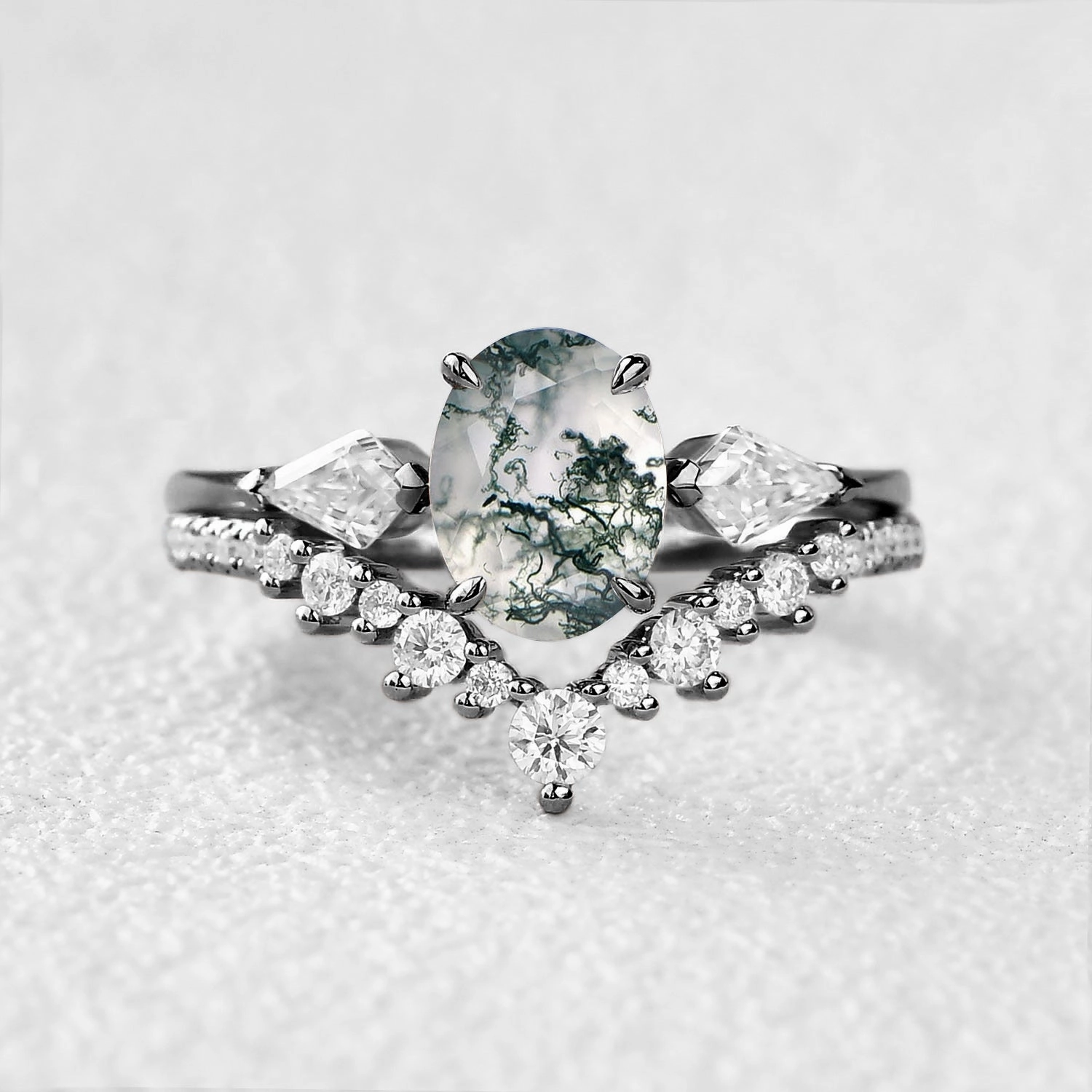 Style Upgrade Sophisticated Glam Black Gold Oval Moss Agate Three Stones Engagement Ring Set 2pcs