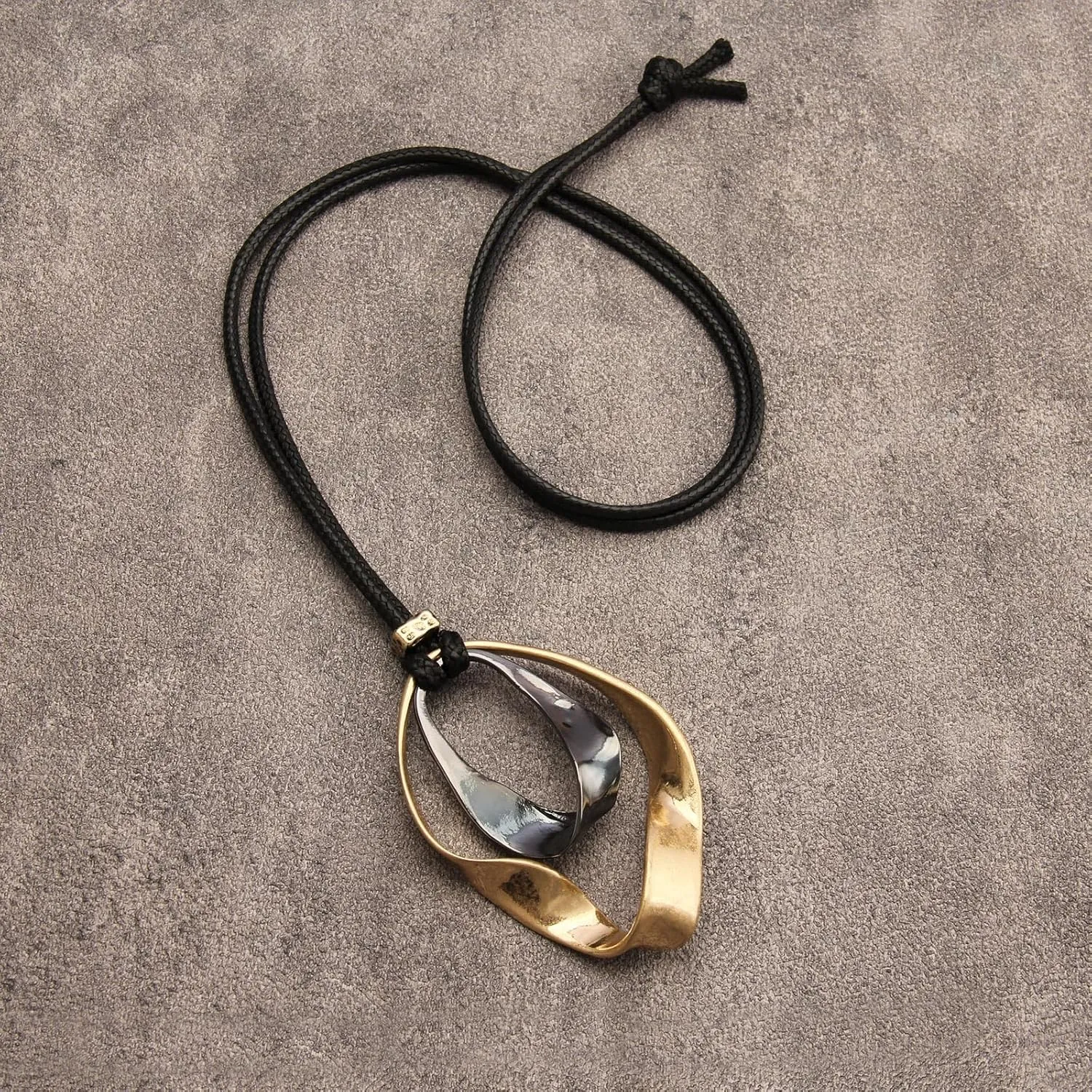 Boho Necklaces for Women Chunky Circle Necklace Layered Boho Circle Leather Choker Necklace Long Vintage Necklaces Bohemian Jewlery Gifts