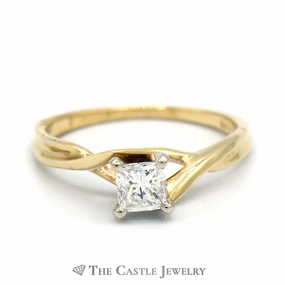 Graceful Style Meaningful Jewelry Princess Cut Diamond Solitaire Engagement Ring with Cross Over Design in 14k Yellow Gold