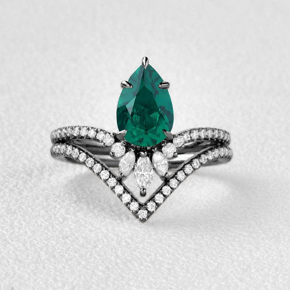 Textured Accent Black Gold Pear Emerald Classic Vintage Ring Set 2pcs - Mila
