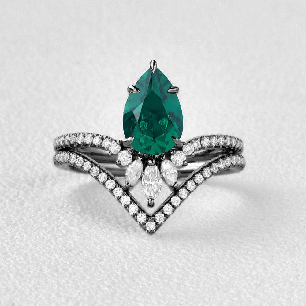 Black Gold Pear Emerald Classic Vintage Ring Set 2pcs - Mila Modern Aesthetic Fall Vibes