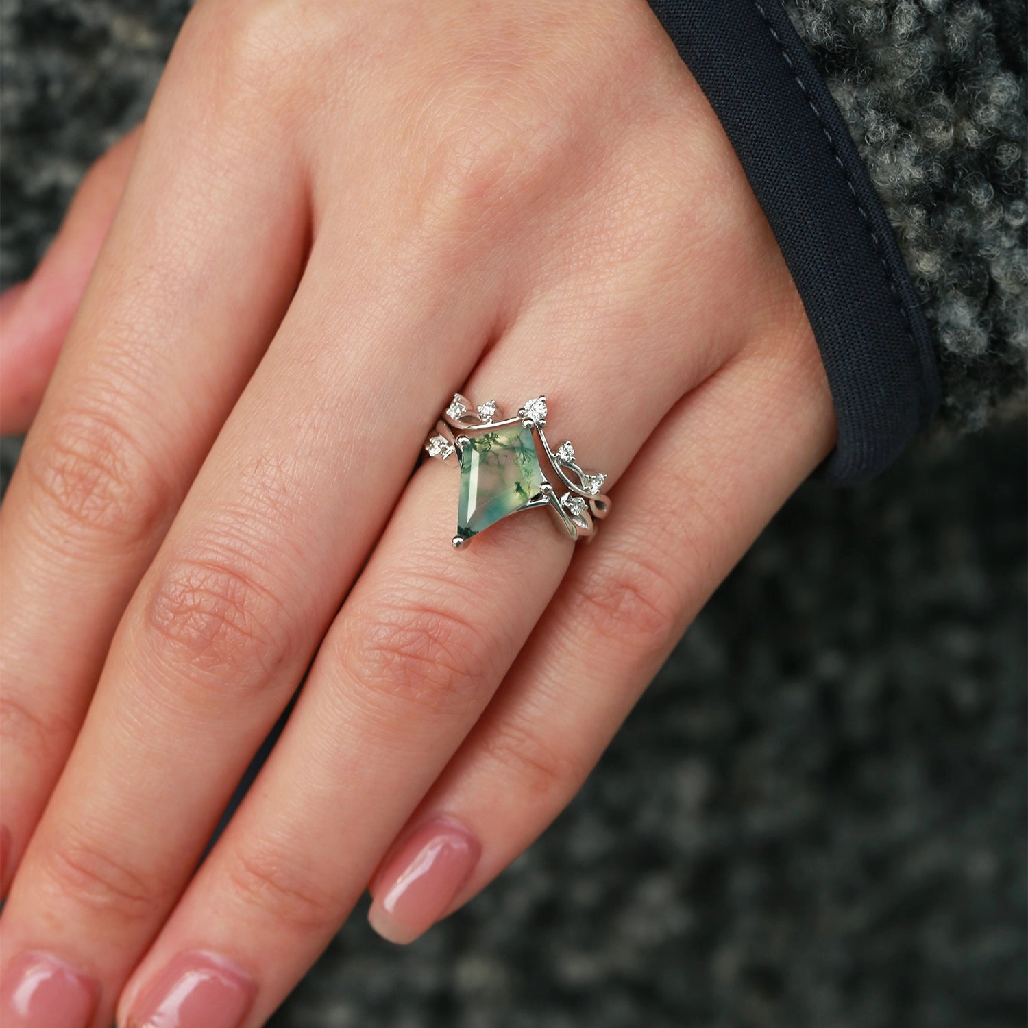 Trendy Detail Vibrant Pieces Branch Kite Shape Natural Moss Agate Engagement Ring Sets 2pcs