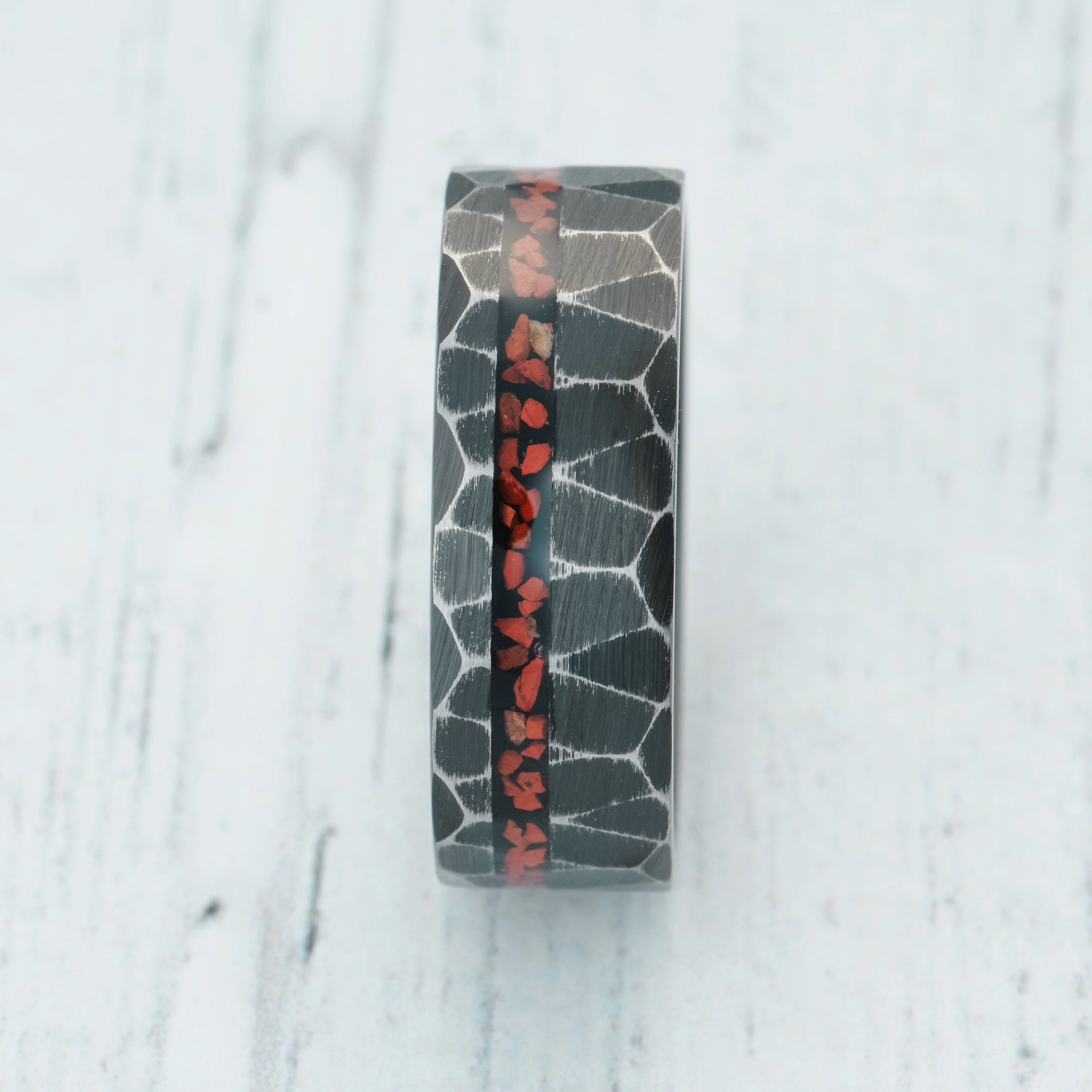 Symbolic Use 100S JEWELRY Engraved Personalized Black Hammered Tungsten Rings For Men Imitated Dinosaur Bone Inlay Wedding Band Size 6-16