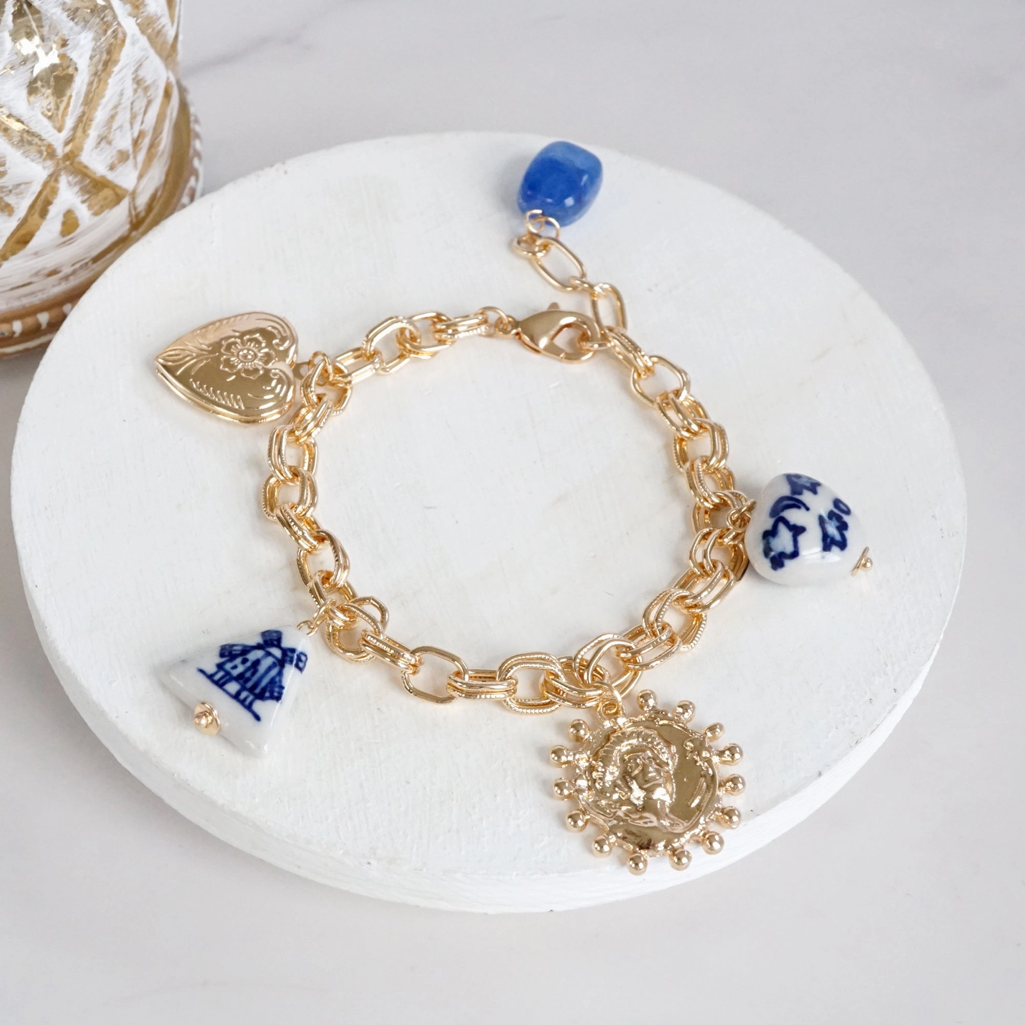 Complementary Styles Dependable Amalgamations Chinoiserie & Heart Locket Preppy Statement Chain Bracelet ?C Gold Tone