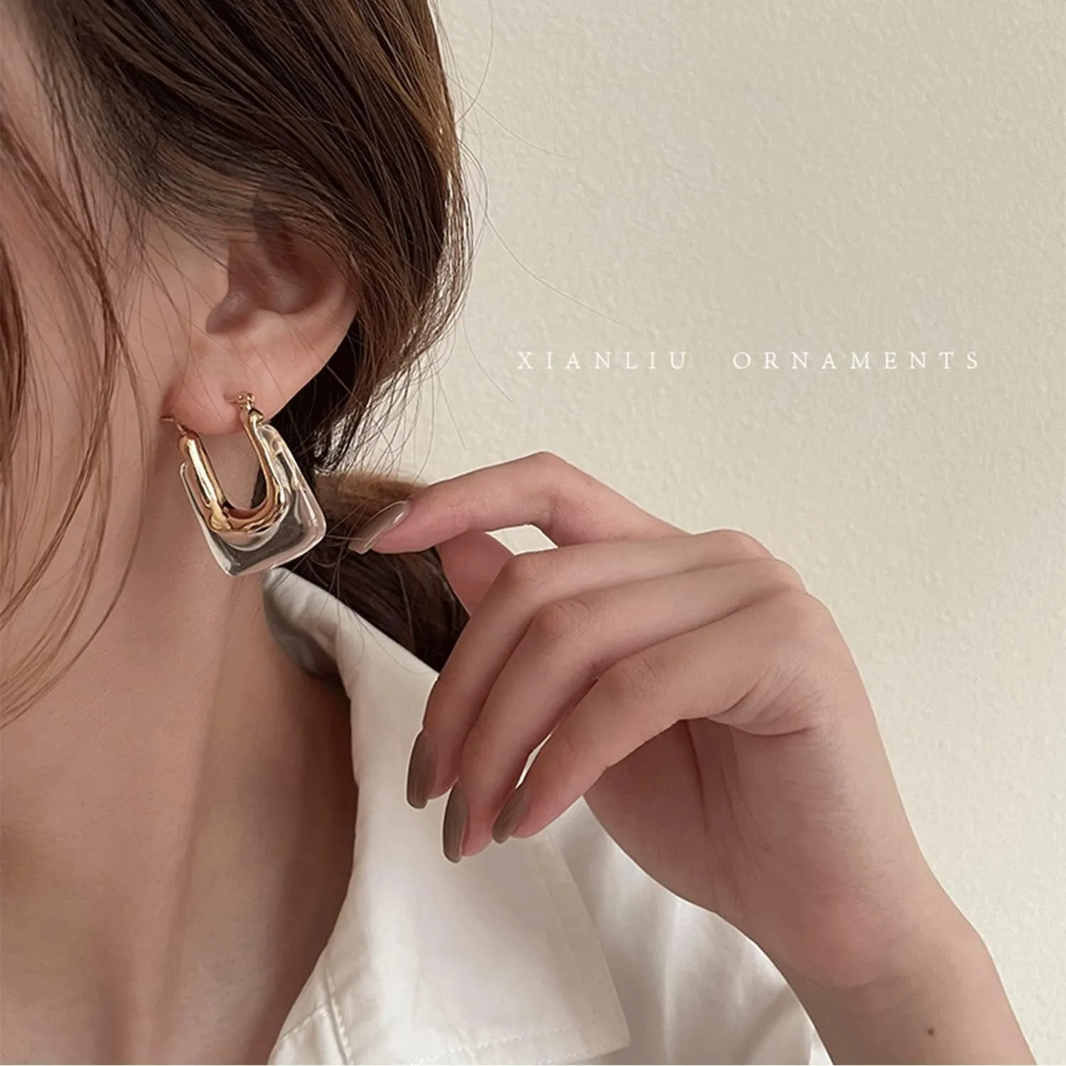 Chunky Clear Retro U Shaped Hoop Minimalist Square Resin Huggie Earrings for Women