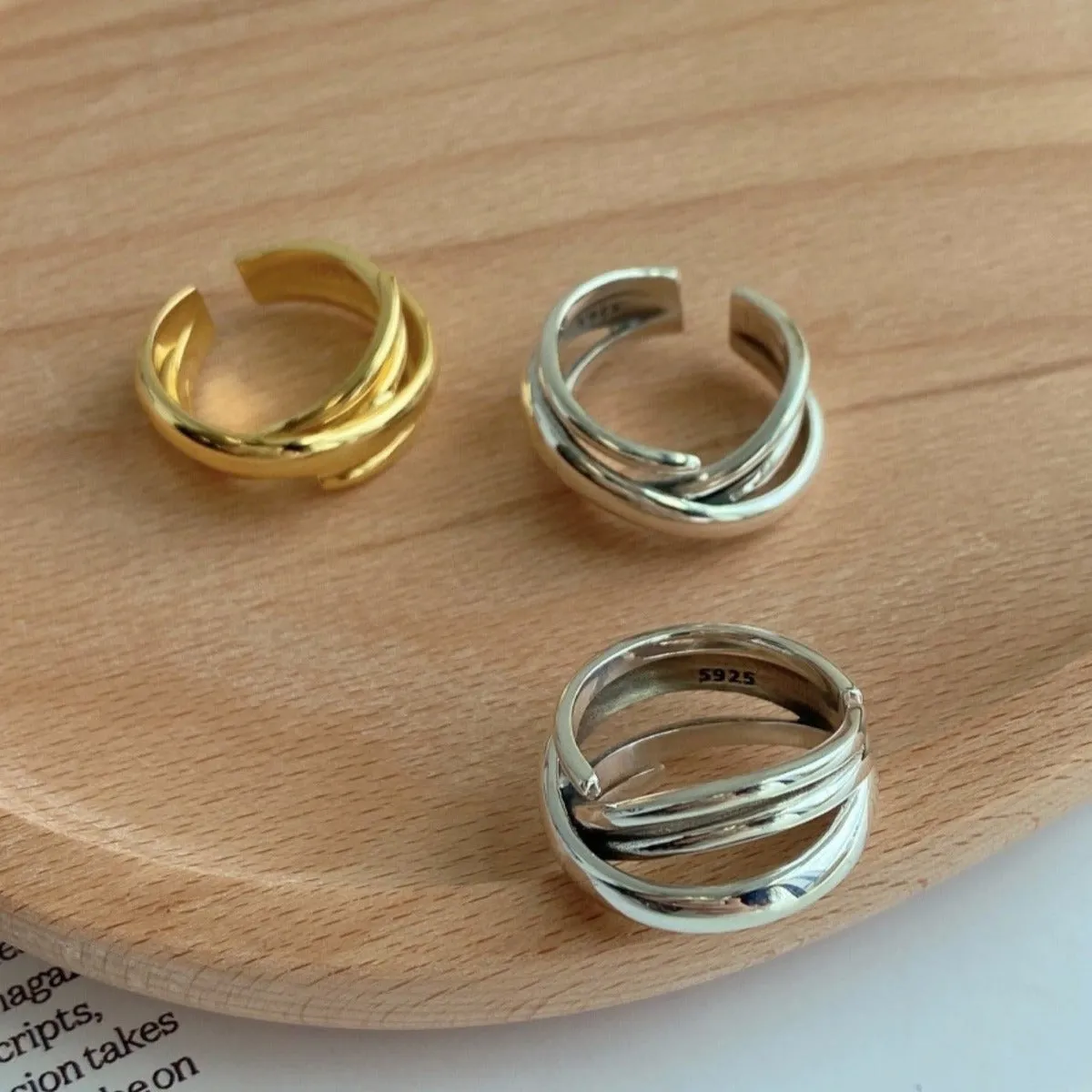 Chunky Entwined Crossover Ring