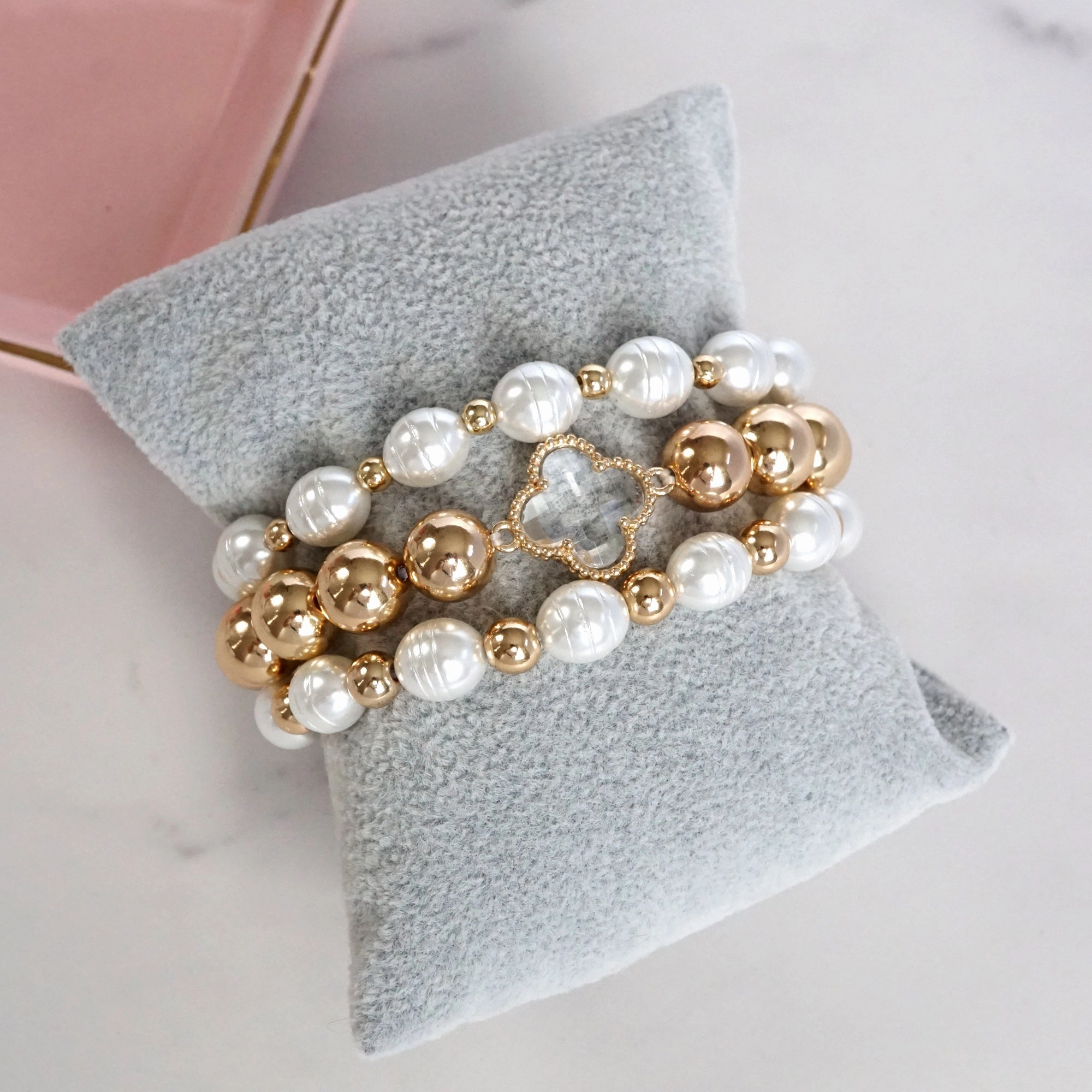 Chunky Beads & Clover Charm Statement Bracelet Set ?C Bold & Elegant Cosmic Mixes