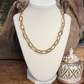 Chunky Cable Chain Necklace in Gold Tone Outdoor Present