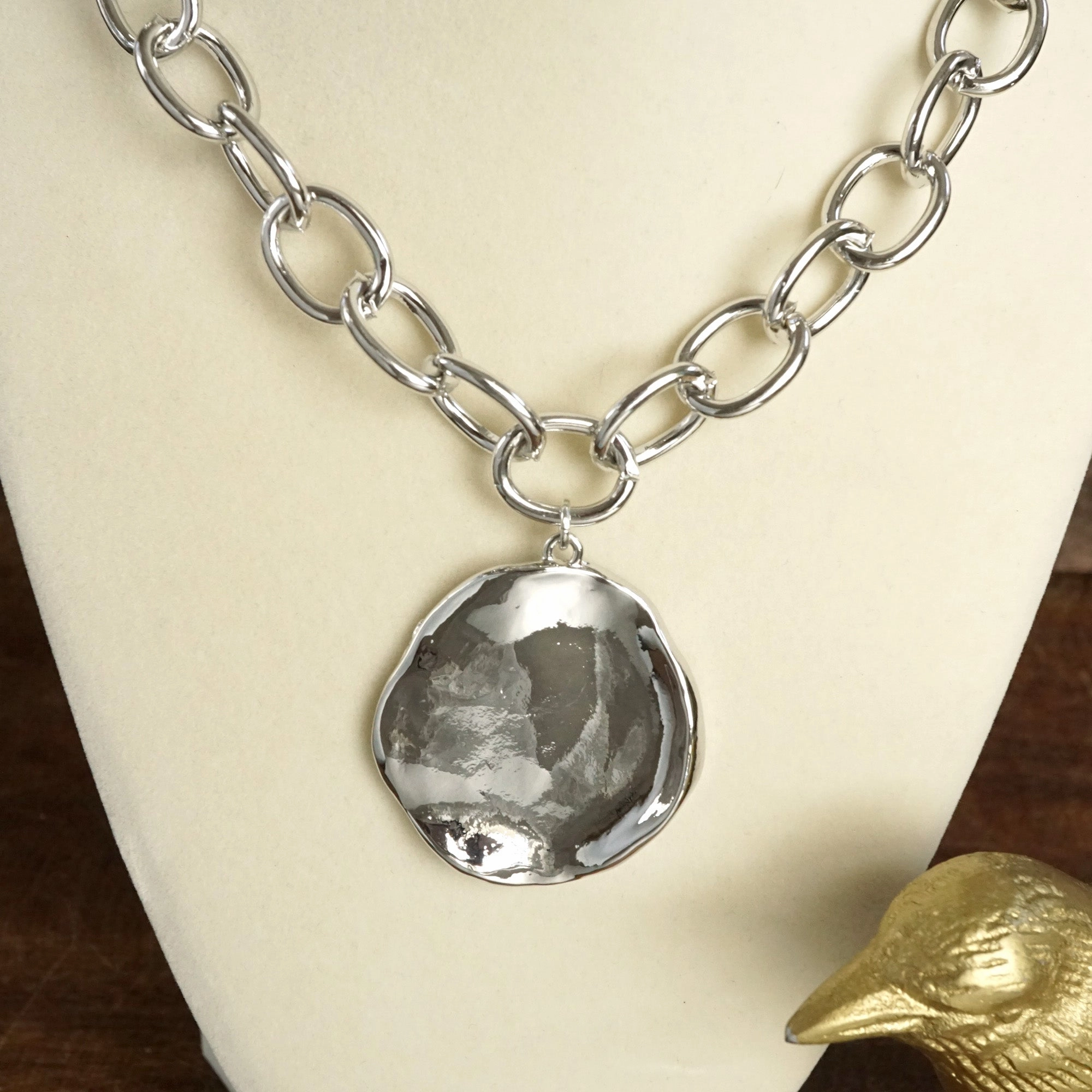 Chunky Chain & Hammered Disc Statement Necklace ?C Gold or Silver Tone Celebration Style Sparkling Touch