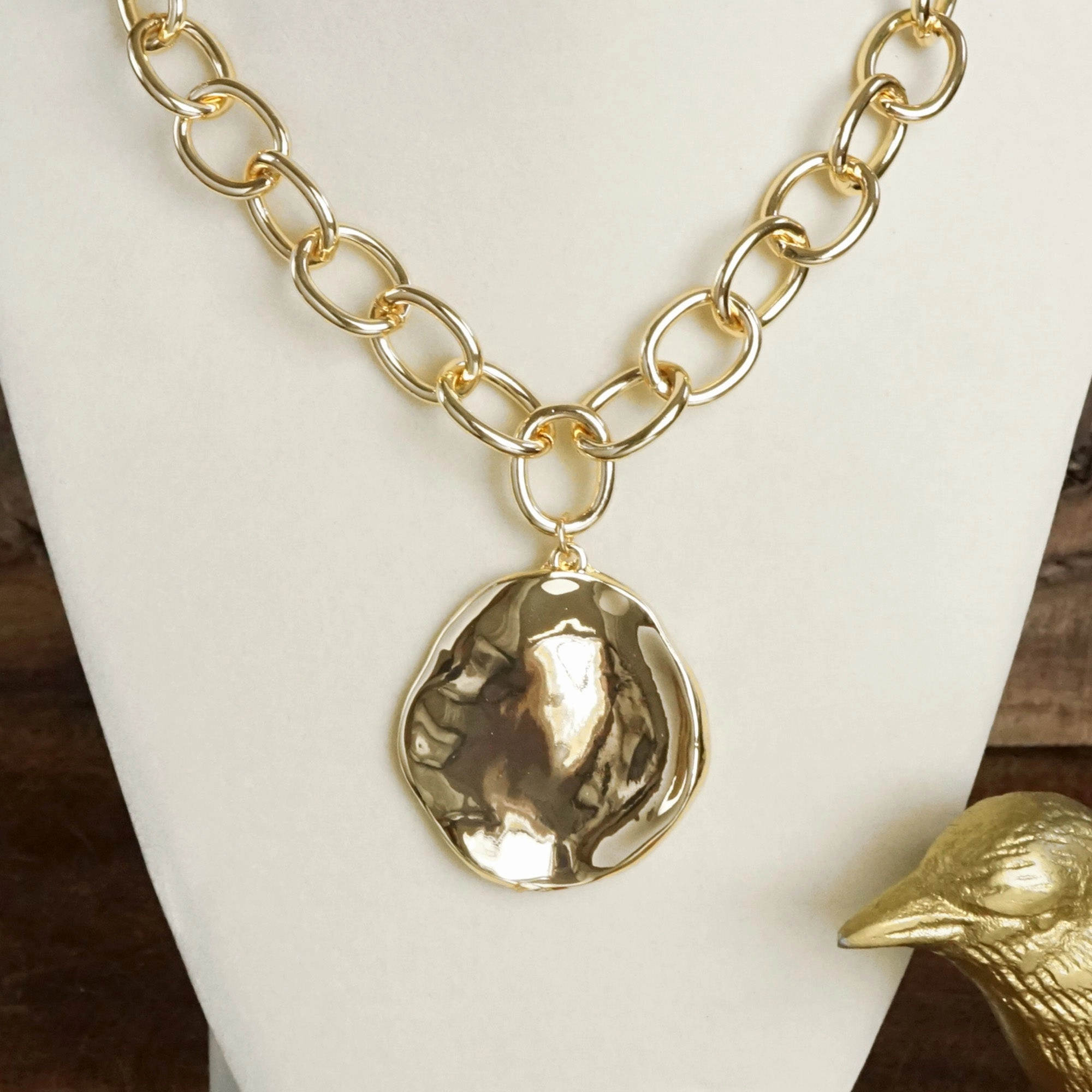 Chunky Chain & Hammered Disc Statement Necklace ?C Gold or Silver Tone Timeless Style Chic Jewelry