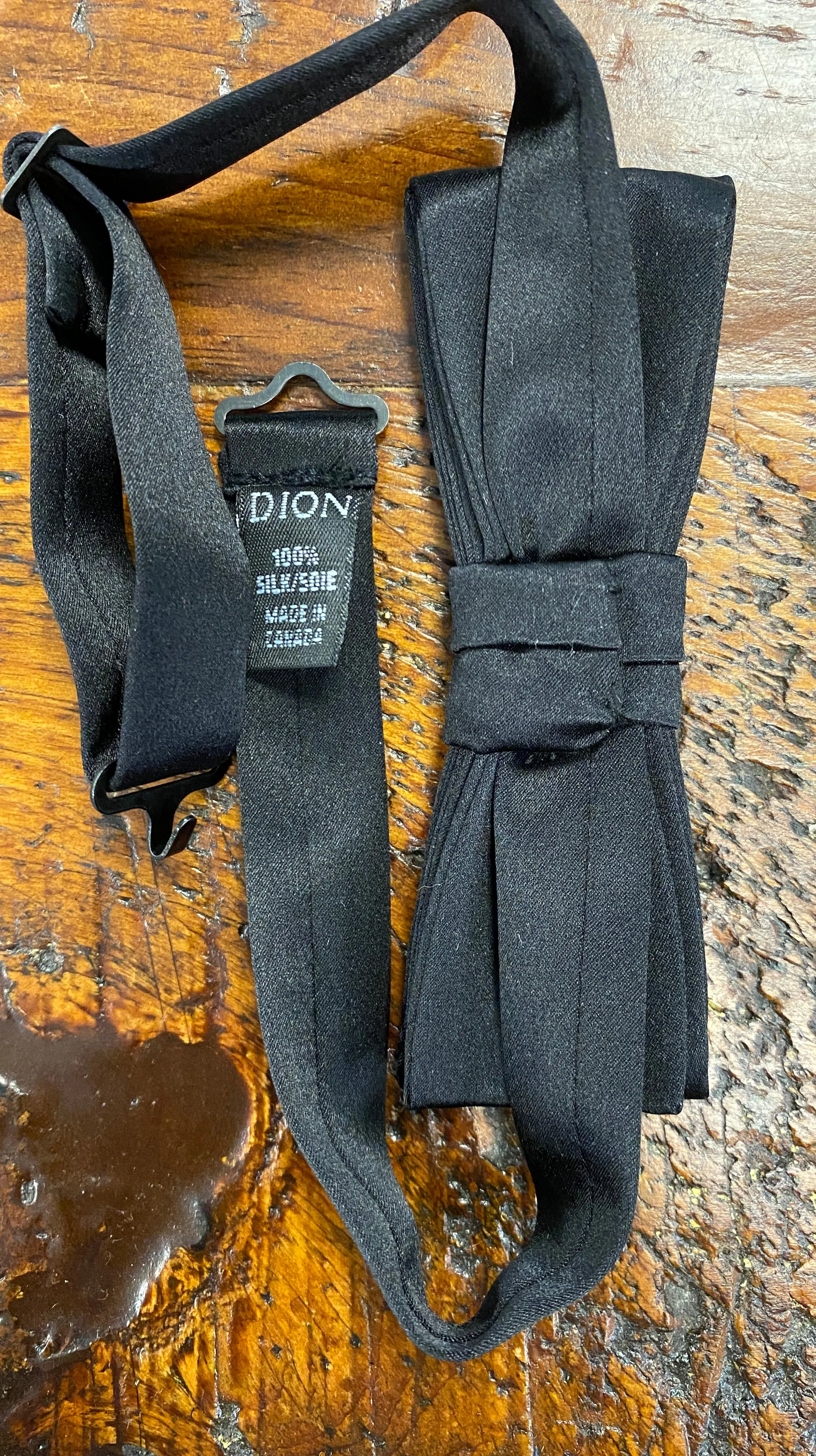 CIGAR SATIN BOWTIE