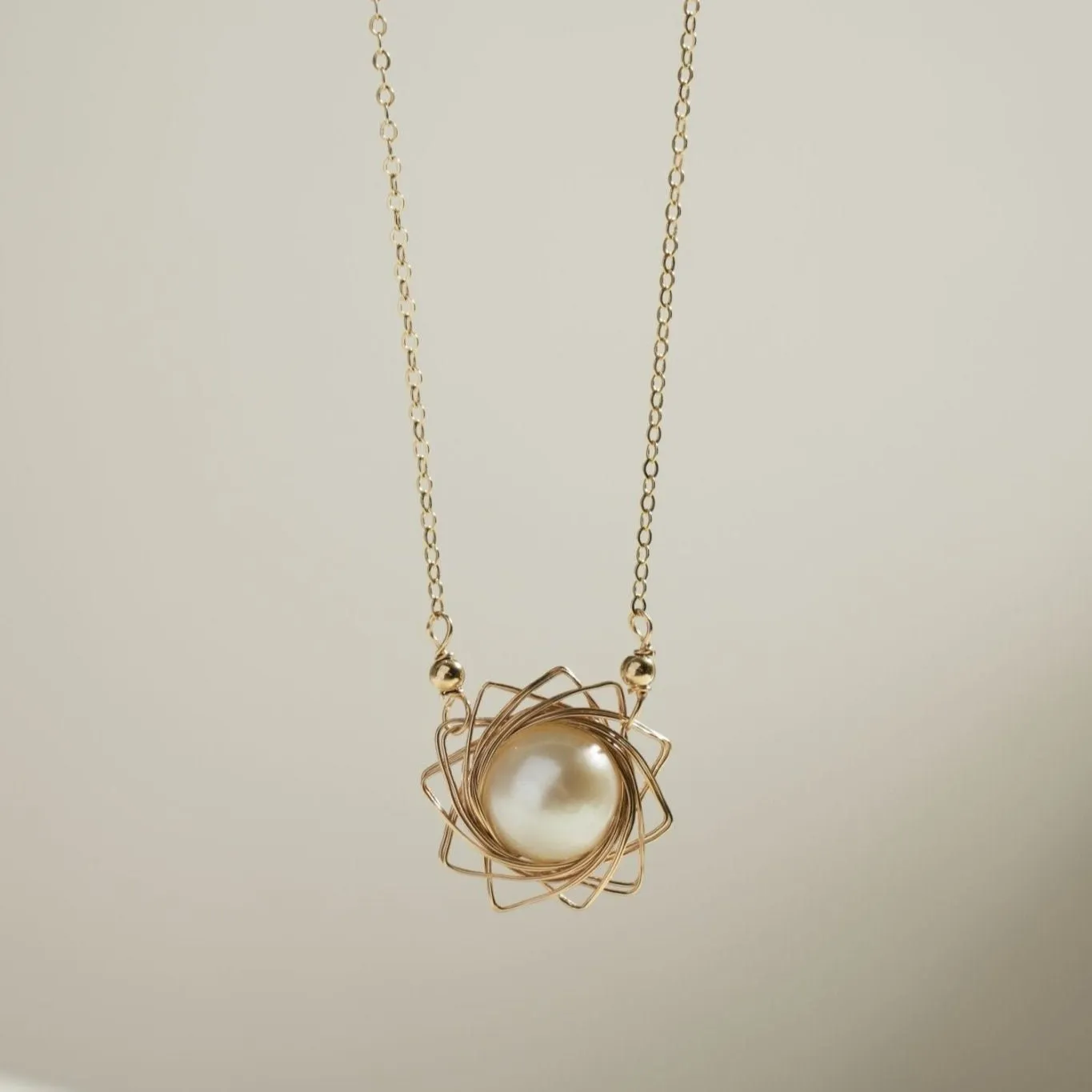 Classic Filigree Series Starburst Pearl Pendant Necklace