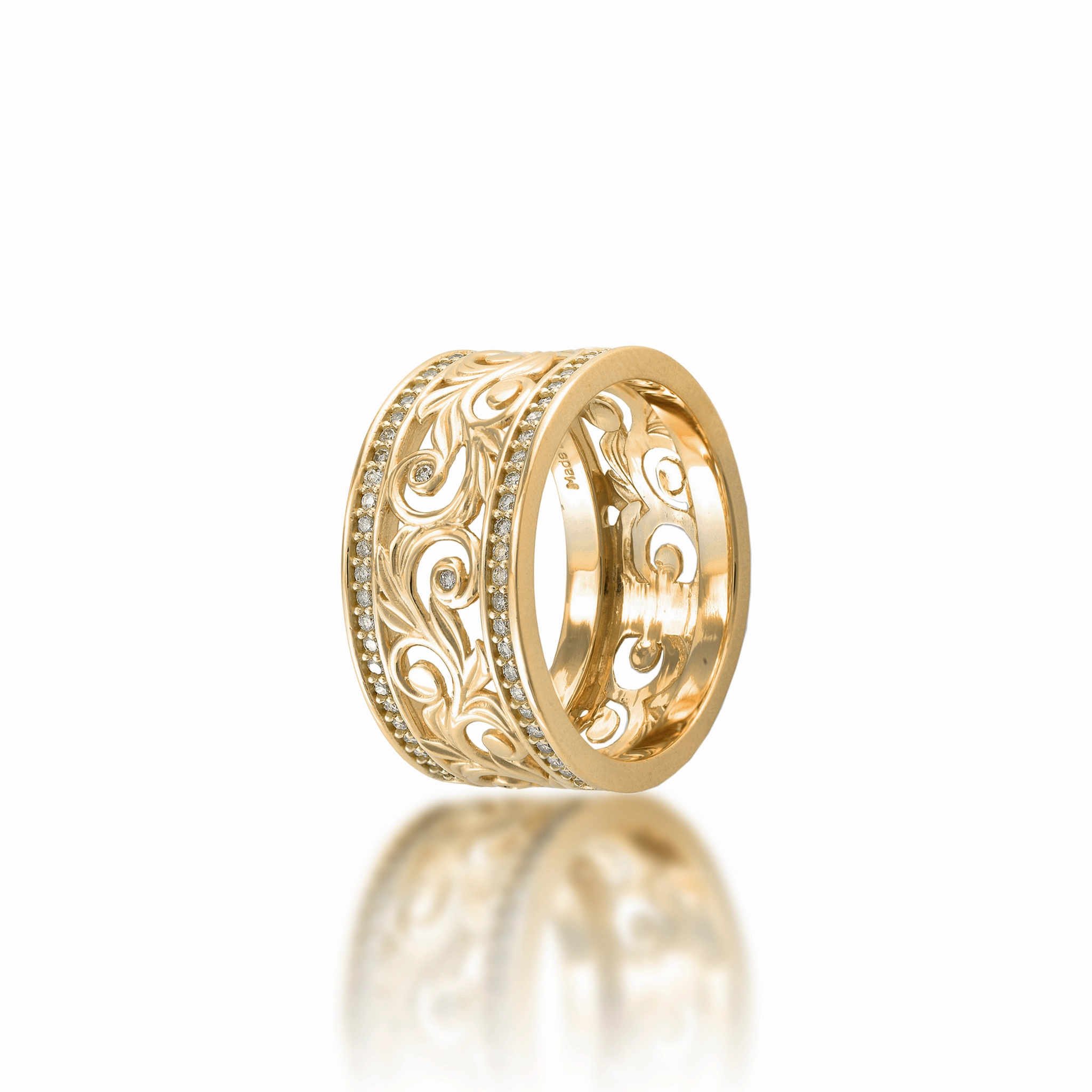 Fashion Trend Cool feature Living Heirloom Ring in Gold with Diamonds - 10mm