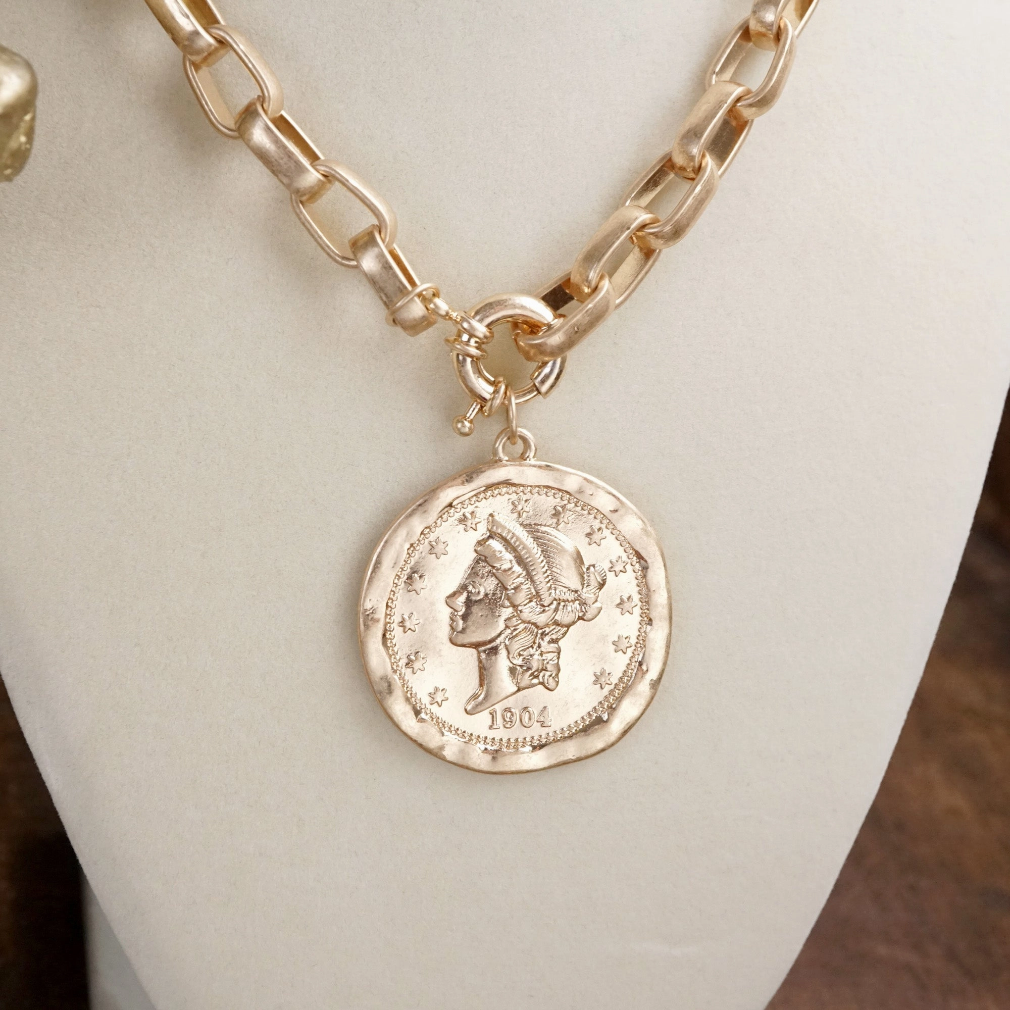 Statement Fashion Coined Boldness ?C Chunky Chain Statement Necklace