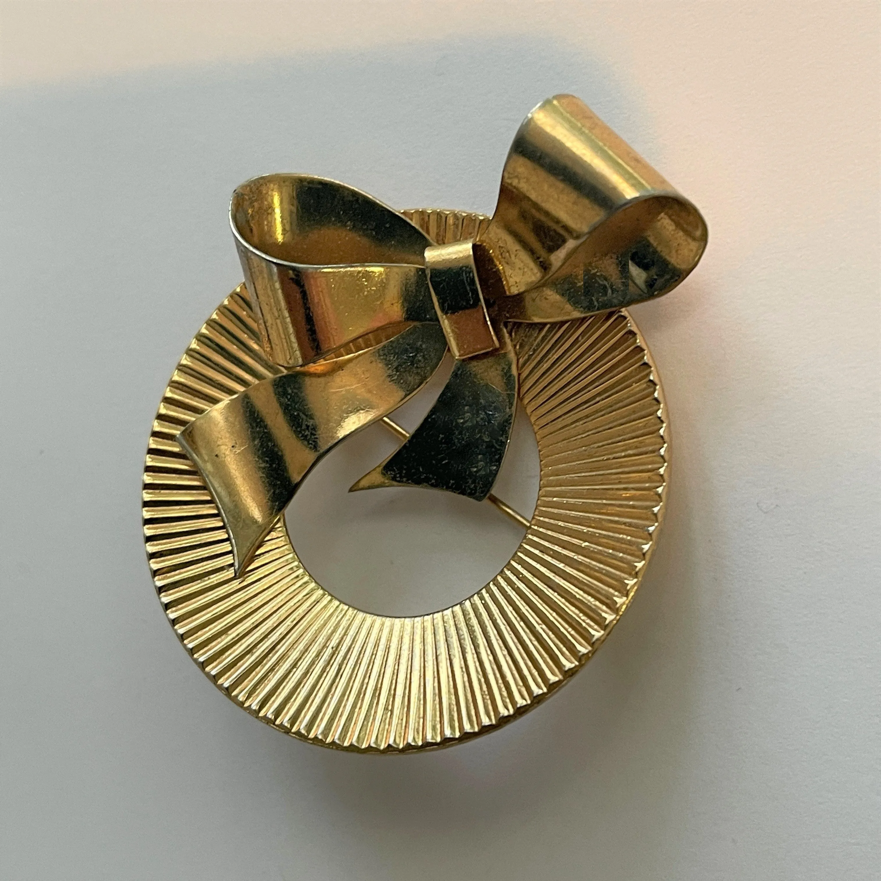 Coro 1950's Gold tone Bow Brooch