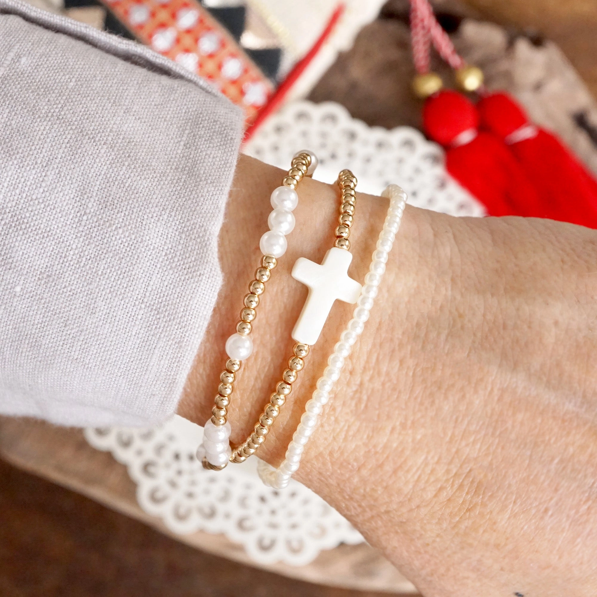 Innovative Perspective Cross, Pearls & Gold Beaded Bracelet Set ?C Classic & Timeless