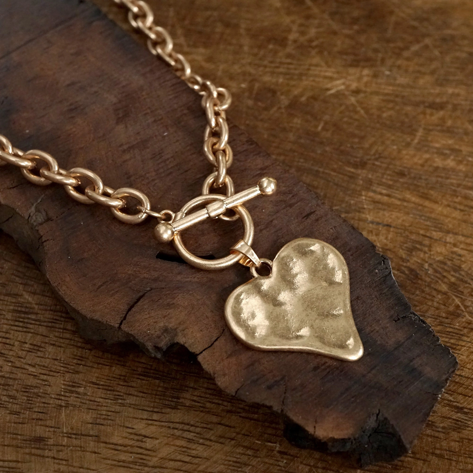 Boho Hammered Heart Front Toggle Necklace ?C Rustic Gold or Silver Best Present