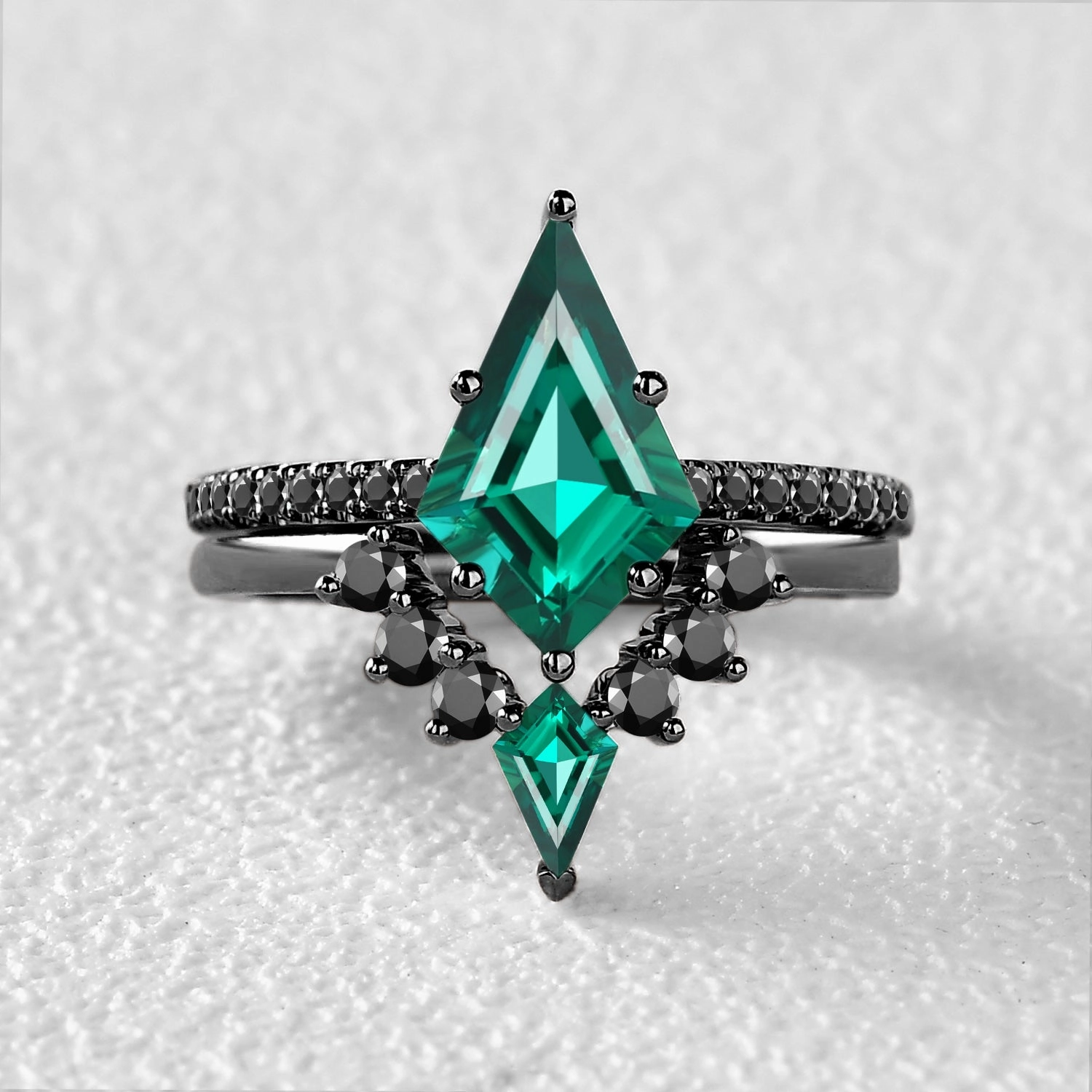 Black Gold Women Unique Kite Emerald Engagement Ring Sets 2pcs Shining Edge Fashion Sparkle