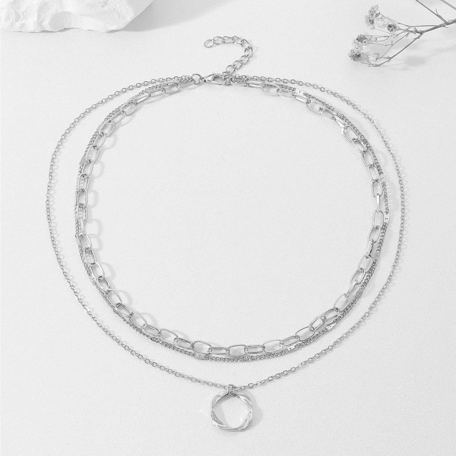 Dainty Gold Layered Necklaces for Women 14k Gold Chain Necklaces Geometric Circle Pendant Necklace Simple Stackable Pendant Necklaces Paperclip Chain Gold Choker Necklaces Gold Jewelry
