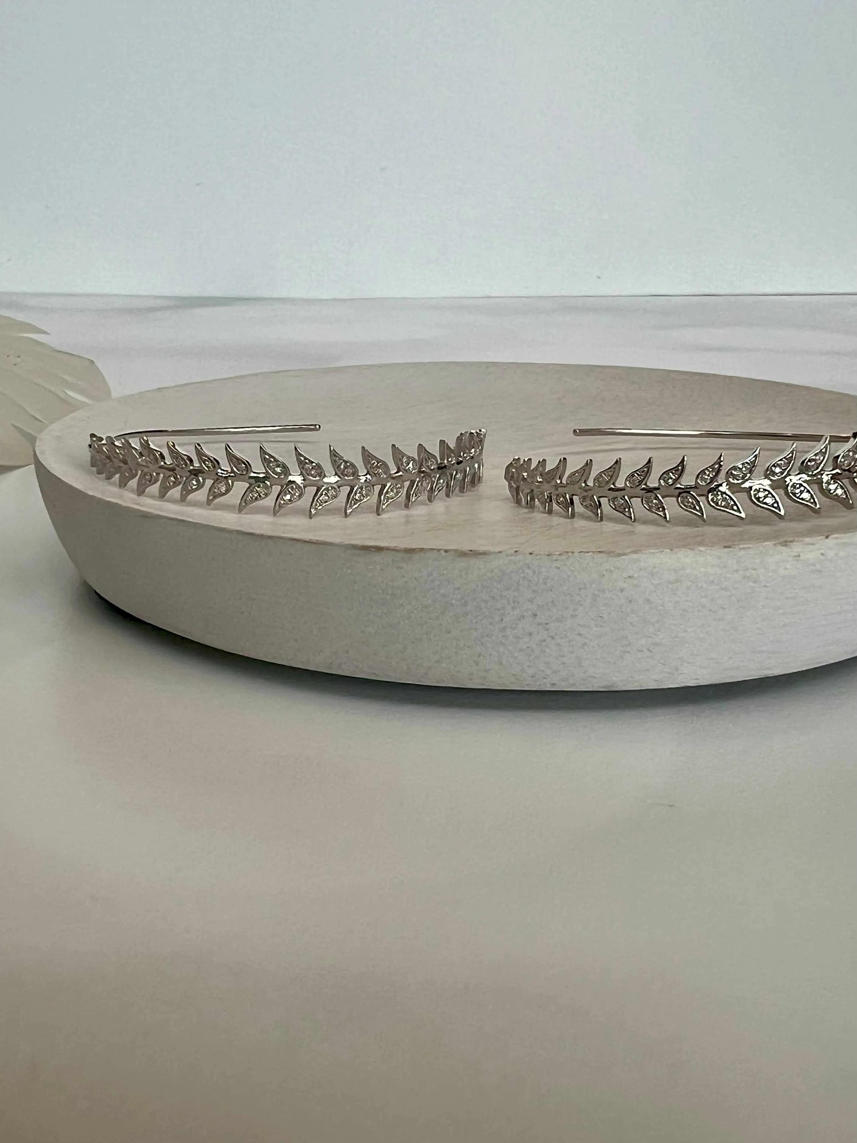 Diamond Leaf Threaders