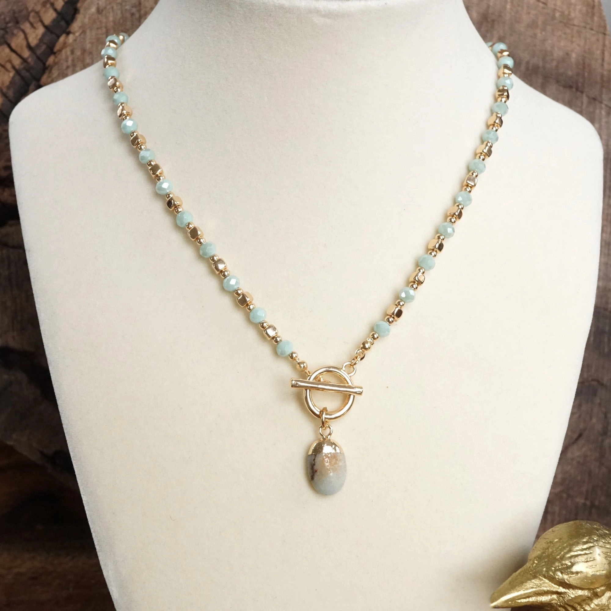 Unique Style Faceted Beads & Oval Stone Front Toggle Necklace ?C Gold Tone