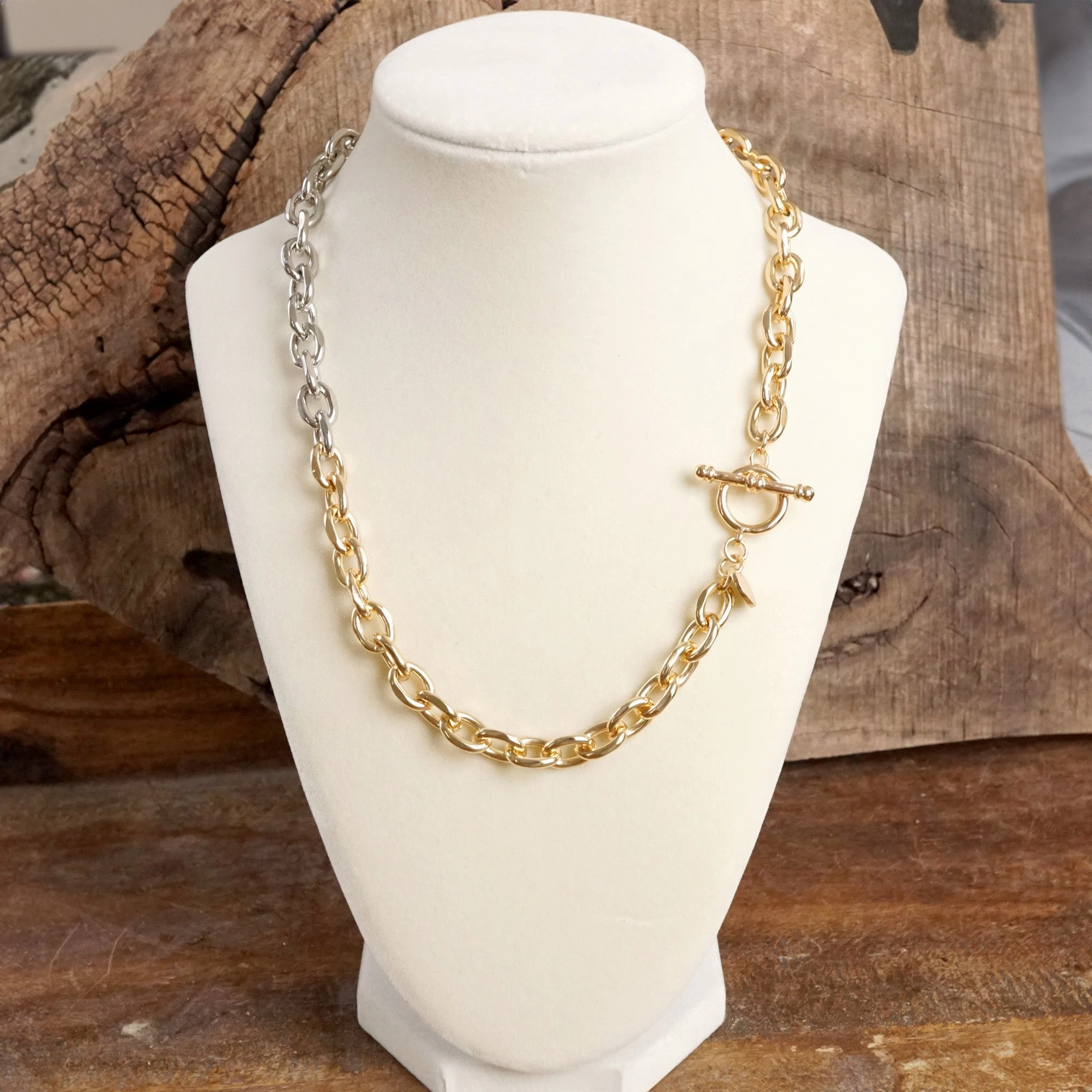 Dual-Tone Chunky Chain Necklace with Toggle Closure Classic Adornment