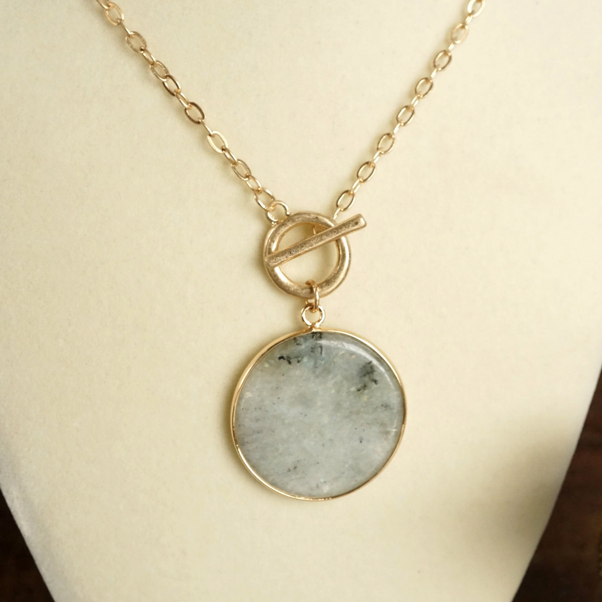 Mother Gift Soft Sparkle Semi-Precious Disc Pendant Front Toggle Chain Necklace